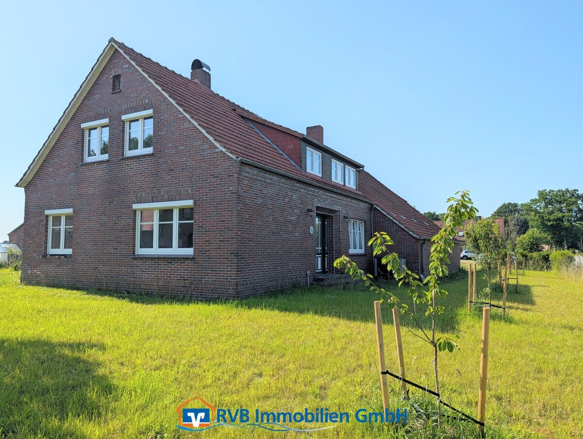 Uplengen: Liebevoll renovierter Resthof mit Weide direkt am Haus Uplengen: Liebevoll renovierter Resthof mit Weide direkt am Haus