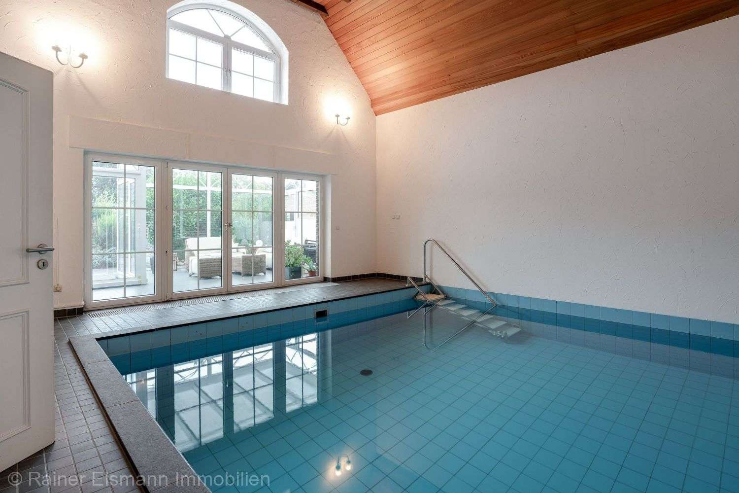 Hallenbad Hallenbad