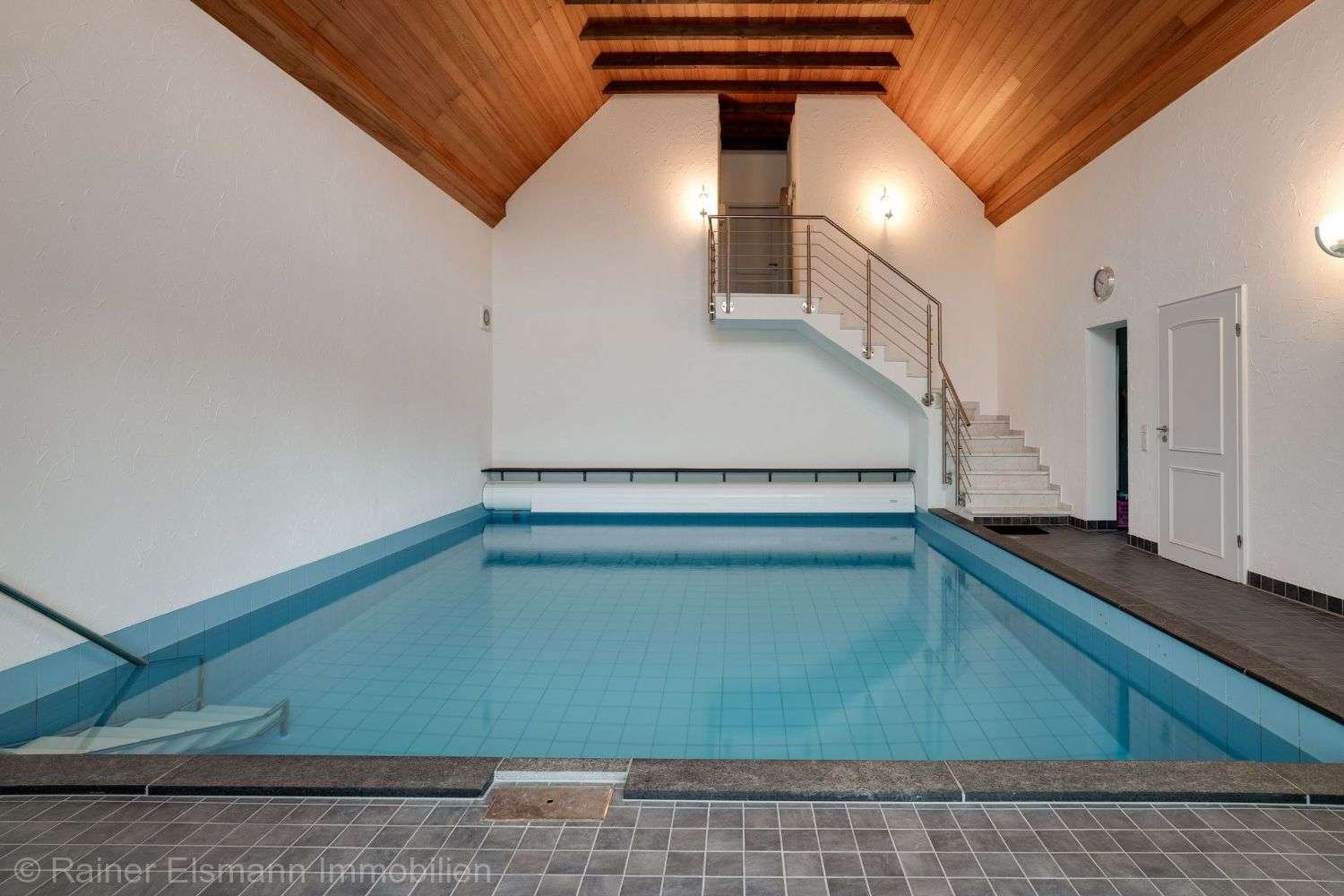 Hallenbad Hallenbad