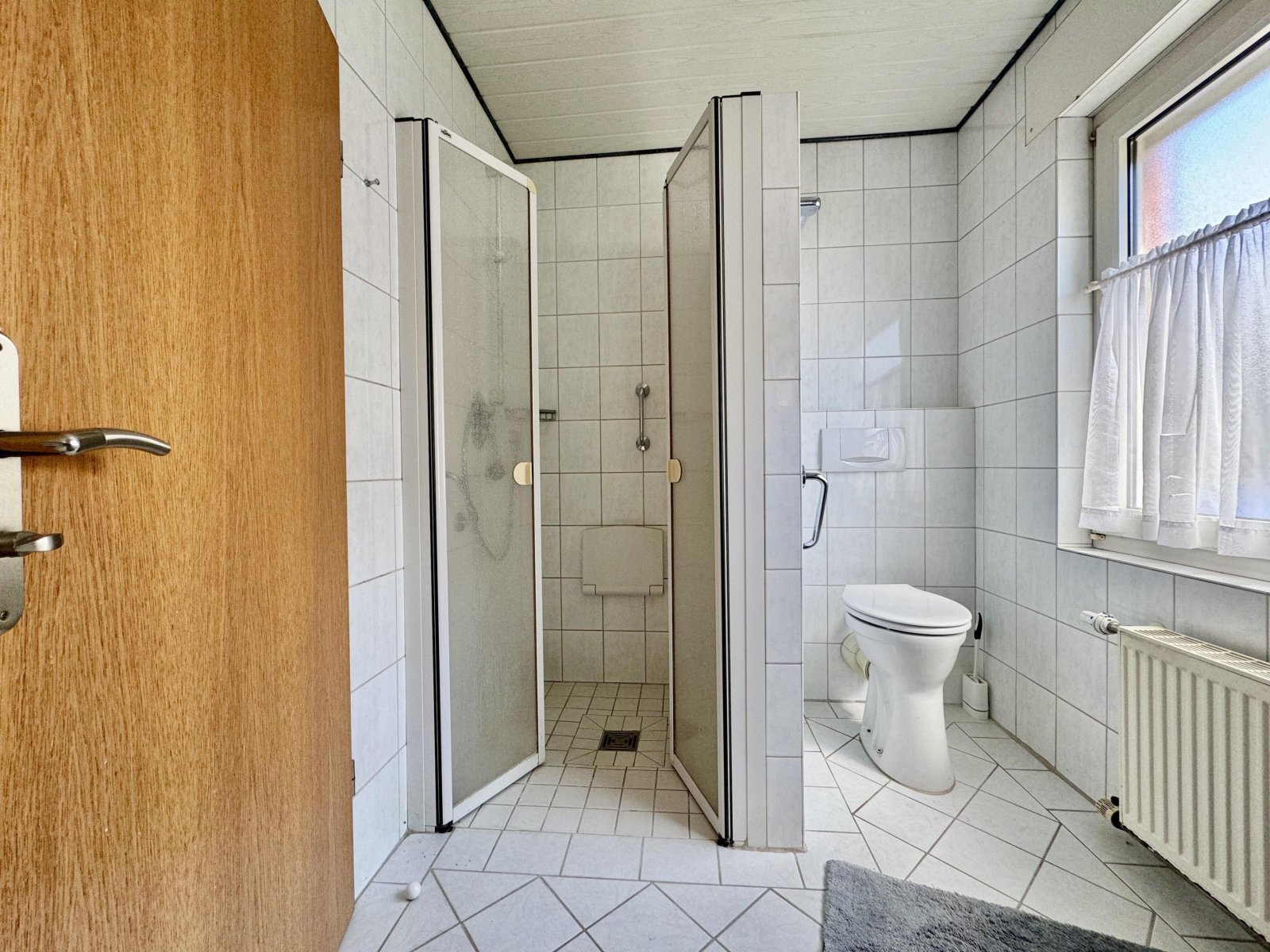 Badezimmer EG