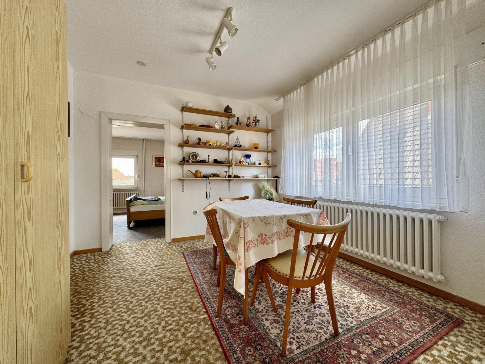 Durchgangszimmer DG