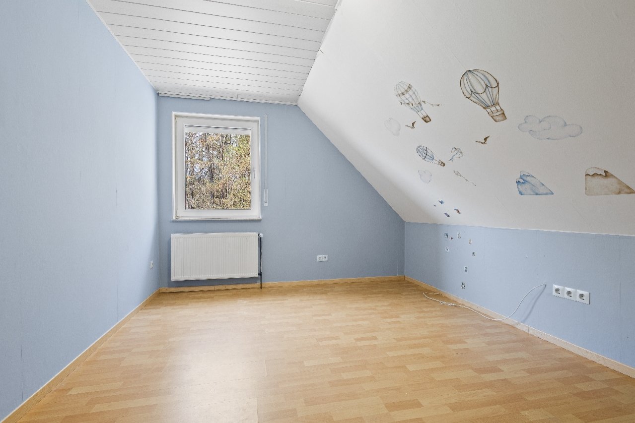 Zimmer 2 Dachgeschoss Zimmer 2 Dachgeschoss