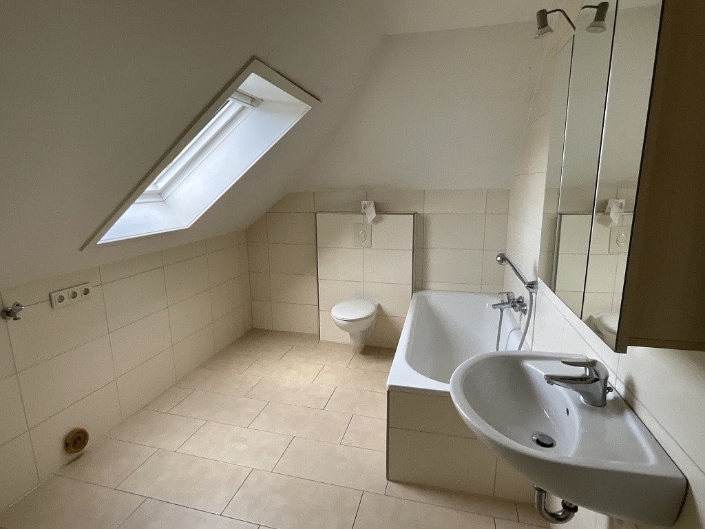 Badezimmer DG Badezimmer DG