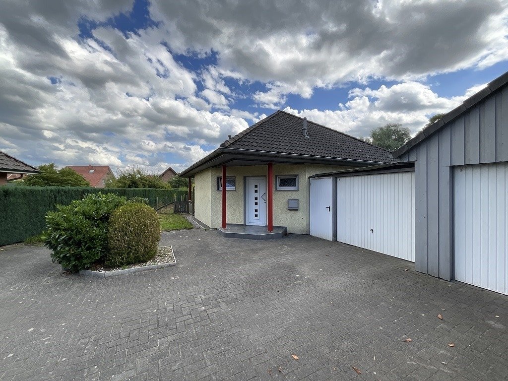 Straßenansicht Straßenansicht