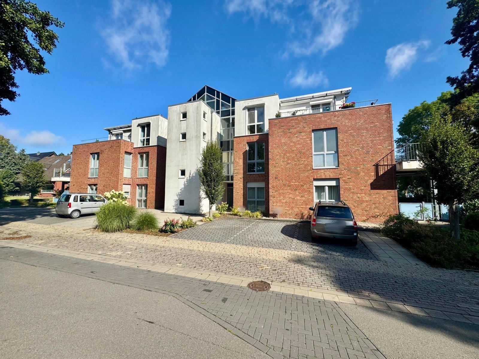 Straßenansicht Straßenansicht