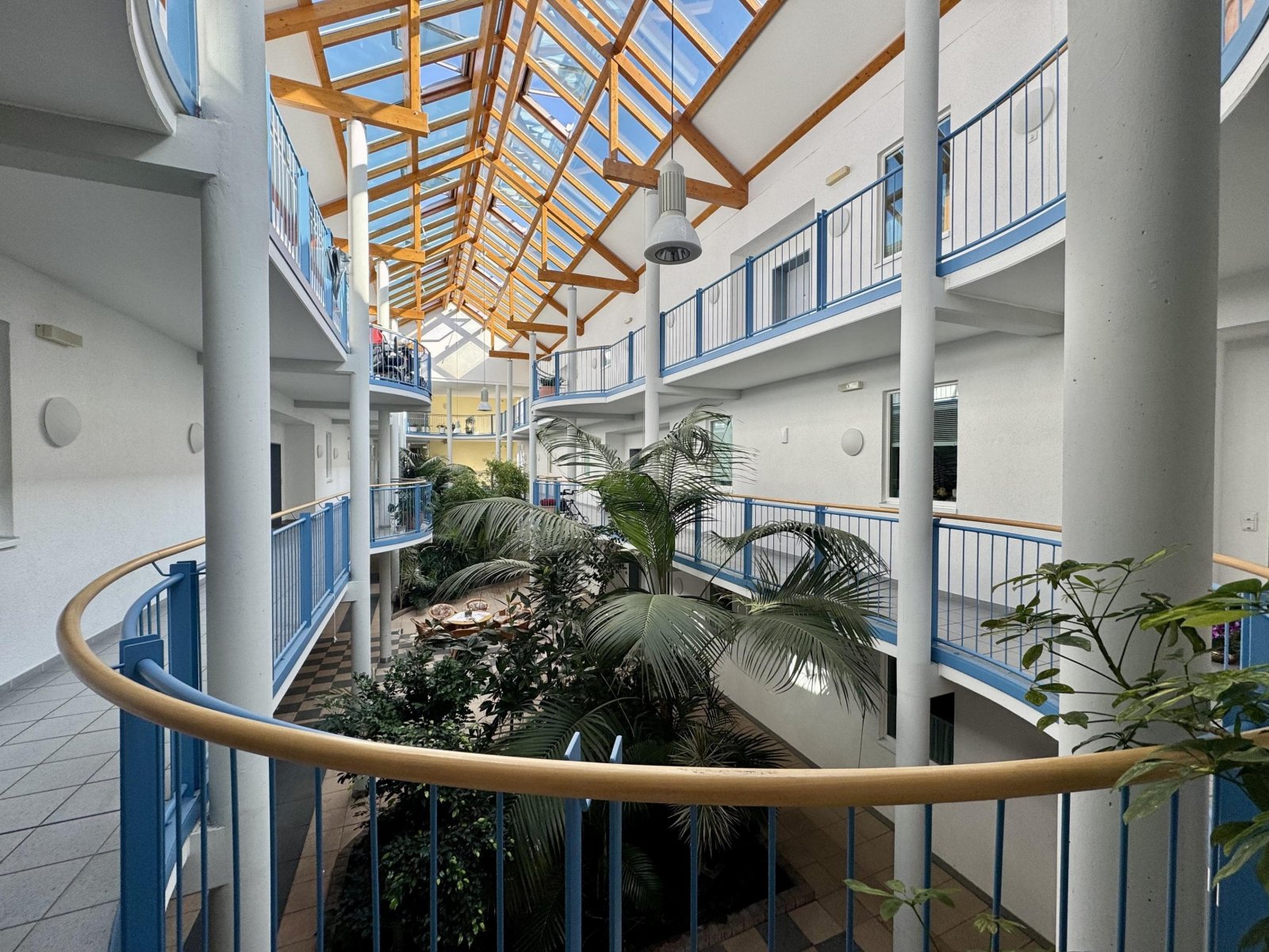 Laubengang zur Wohnung/Atrium Laubengang zur Wohnung/Atrium