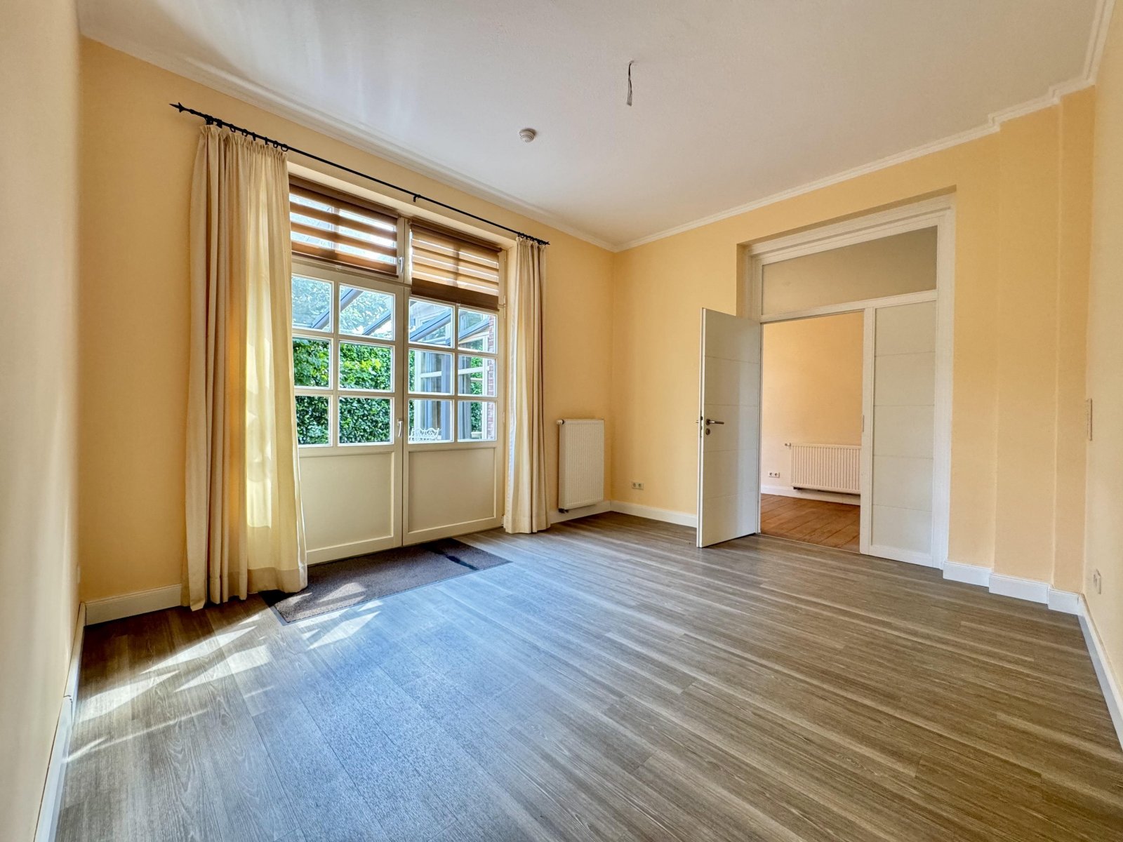 Esszimmer (auch als Schlafzimmer geeignet) Esszimmer (auch als Schlafzimmer geeignet)