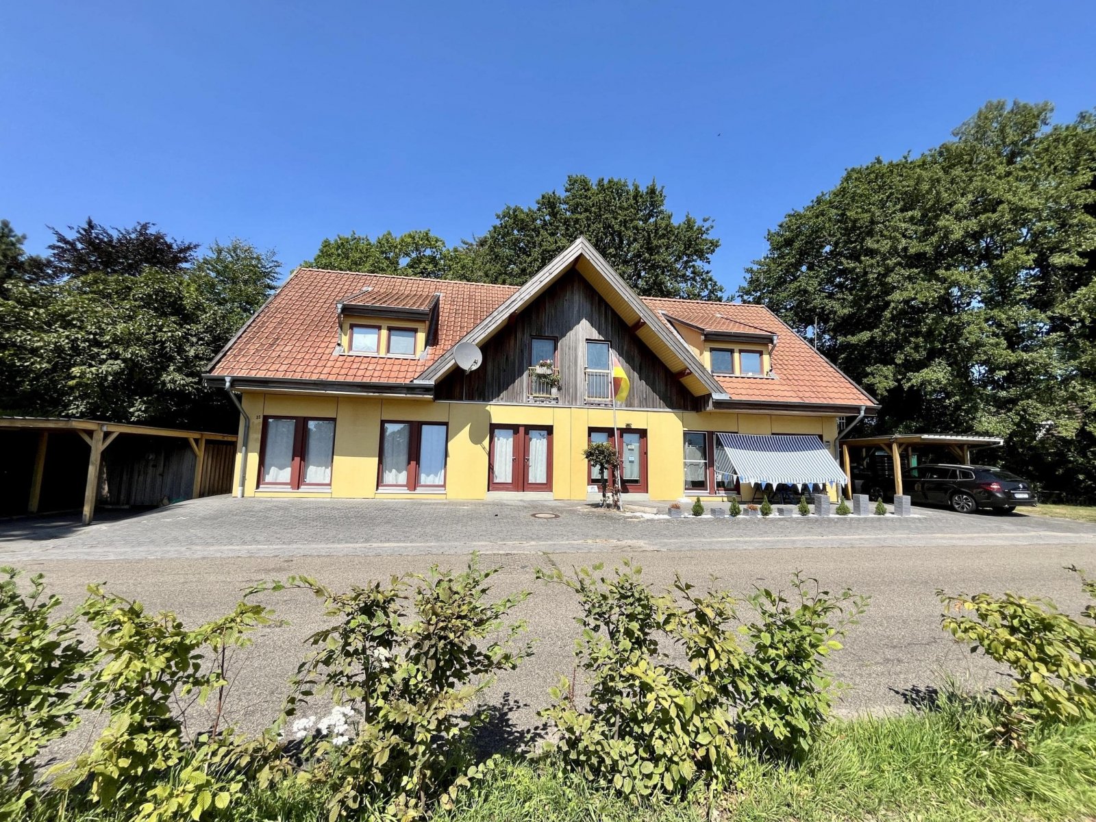 vordere Ansicht vordere Ansicht