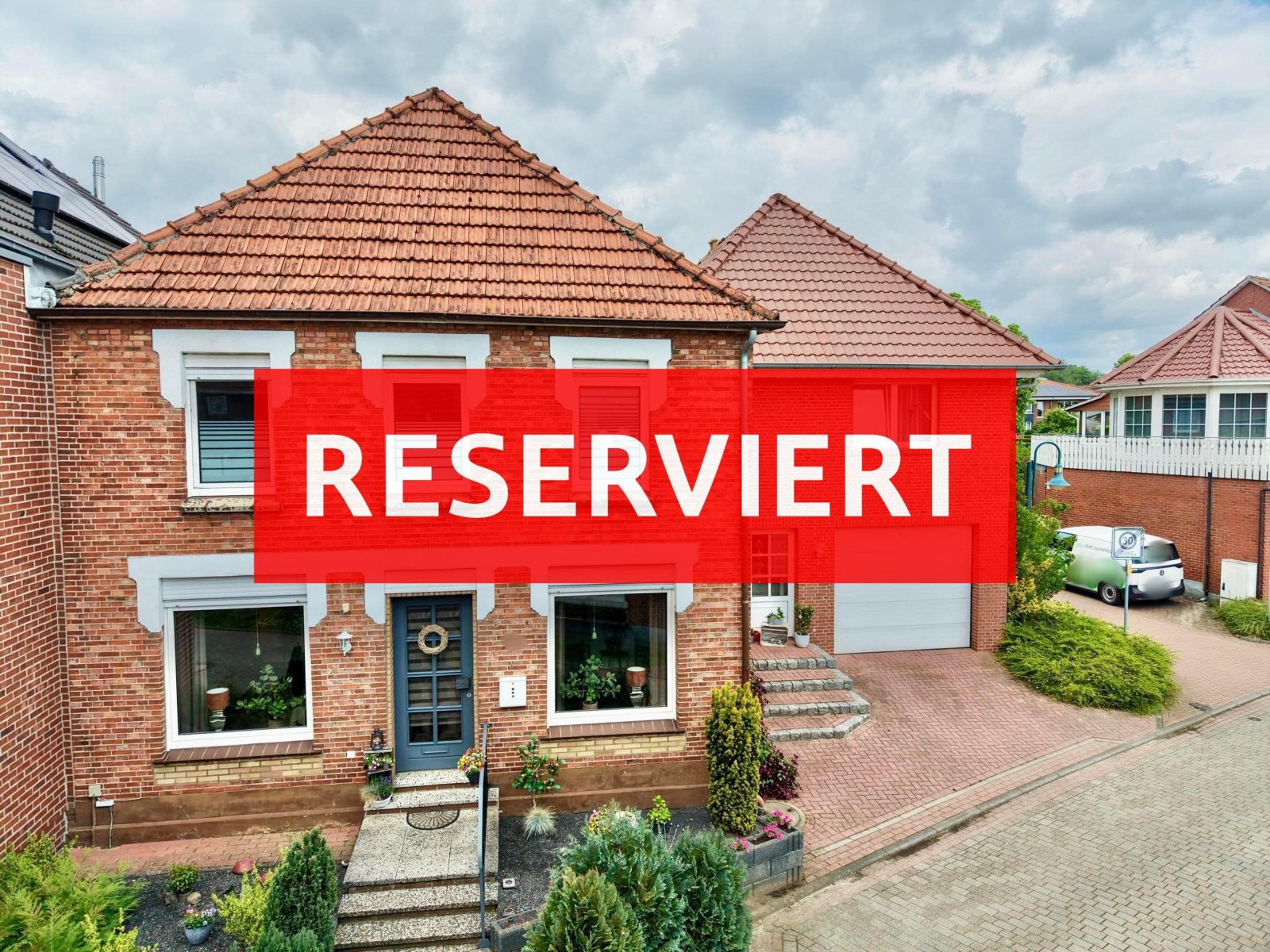 Uelsen: Charmantes Einfamilienhaus mit Einliegerwohnung in zentraler Wohnlage von Uelsen Uelsen: Charmantes Einfamilienhaus mit Einliegerwohnung in zentraler Wohnlage von Uelsen