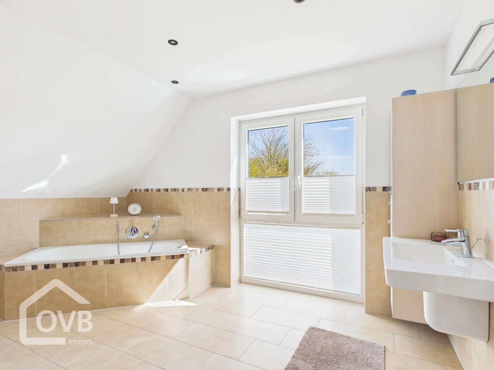 DG: En-Suite-Badezimmer DG: En-Suite-Badezimmer