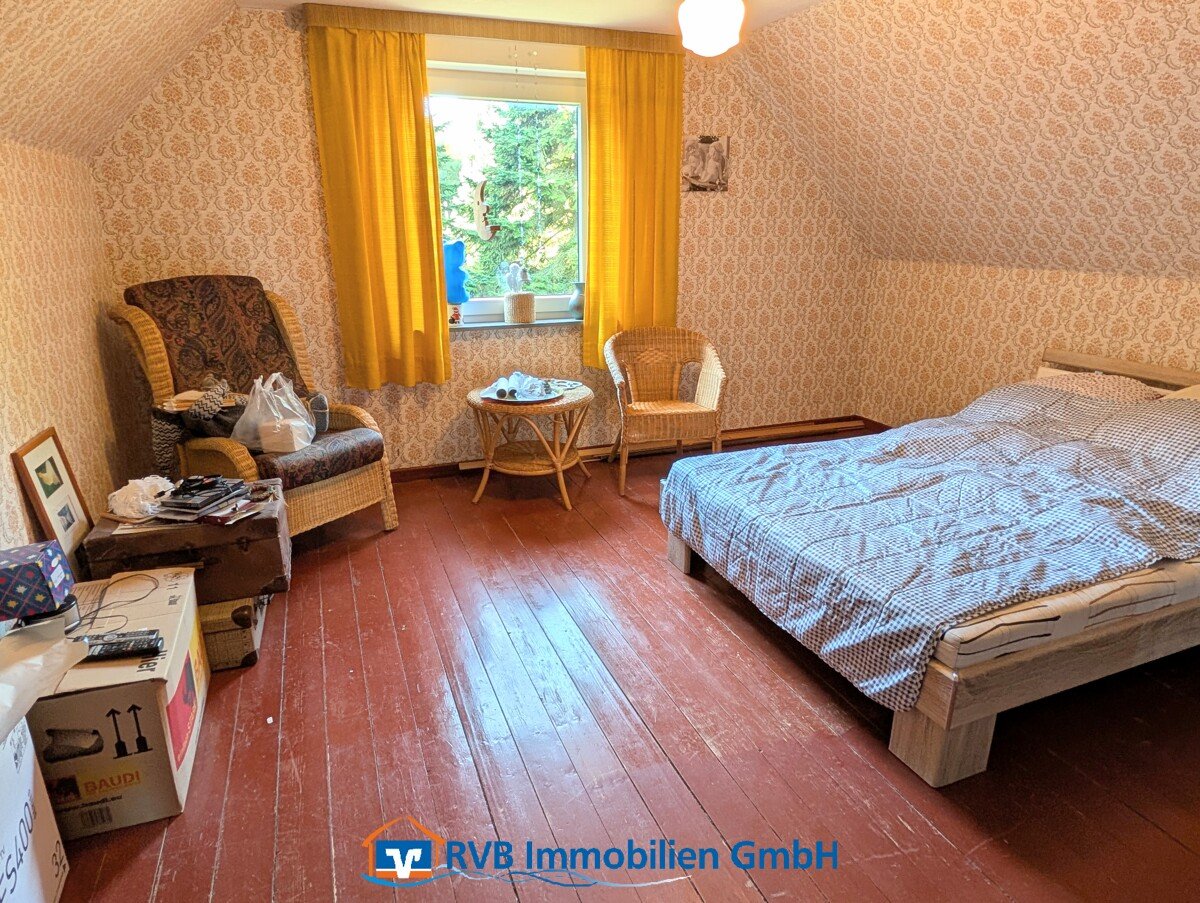 Zimmer I im Dachgeschoss Zimmer I im Dachgeschoss
