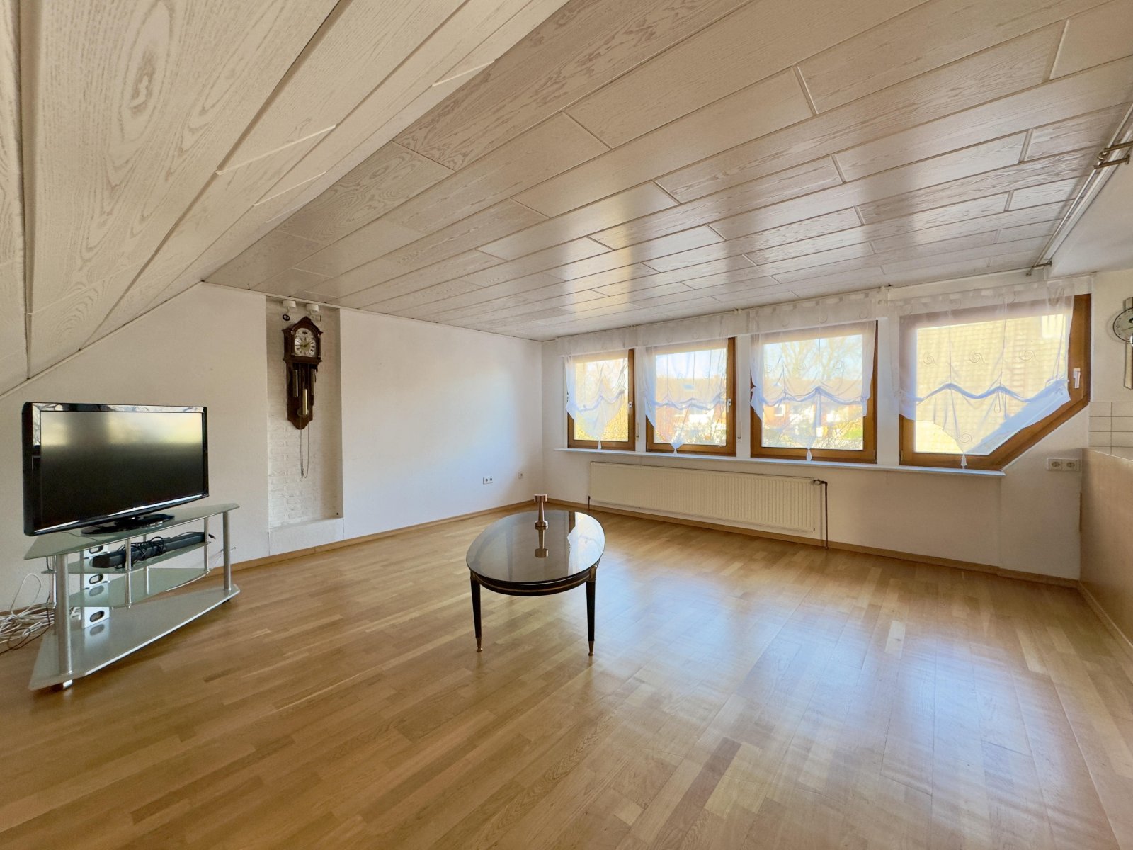 Wohn-/Esszimmer DG Wohn-/Esszimmer DG