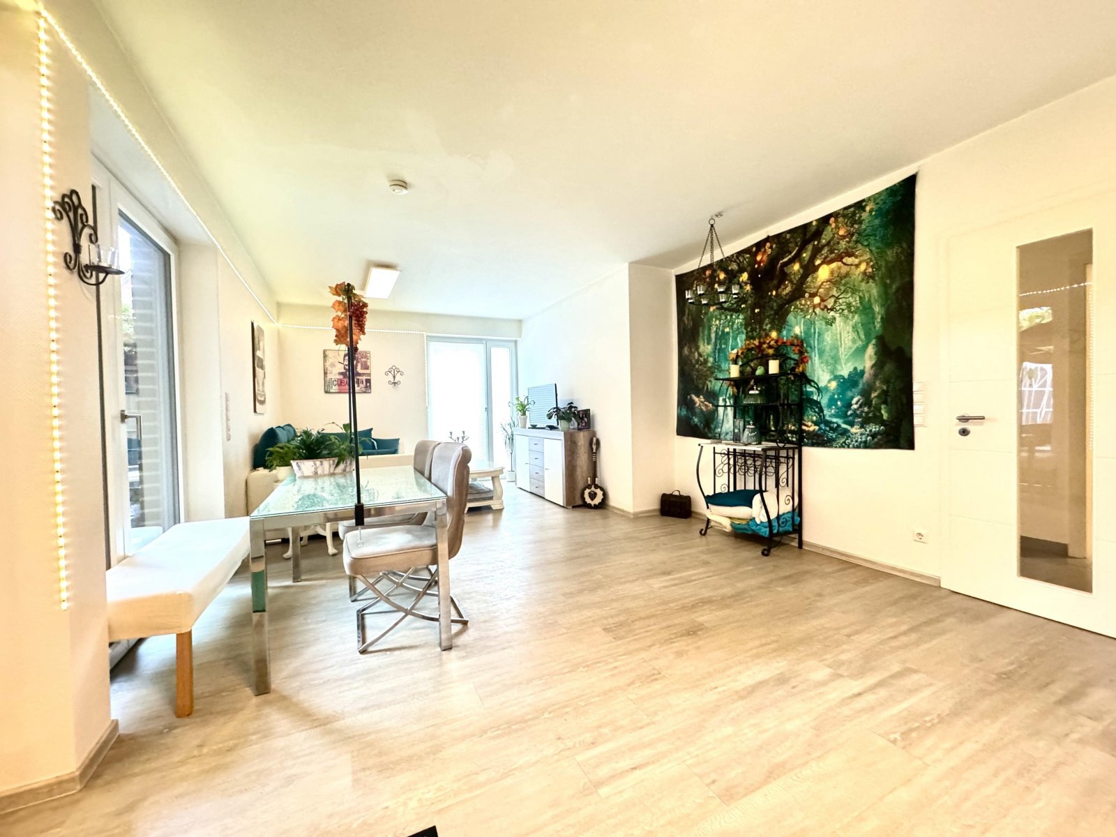 Wohn-/Esszimmer Wohn-/Esszimmer