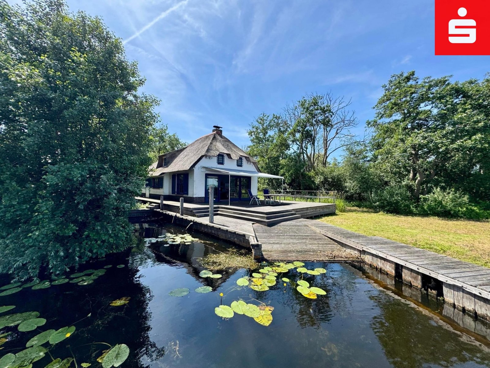 Wanneperveen: Sensationelles Reetdachhaus auf Halbinsel im Beulakerwijde nahe Ijsselmeer, Niederlande Wanneperveen: Sensationelles Reetdachhaus auf Halbinsel im Beulakerwijde nahe Ijsselmeer, Niederlande