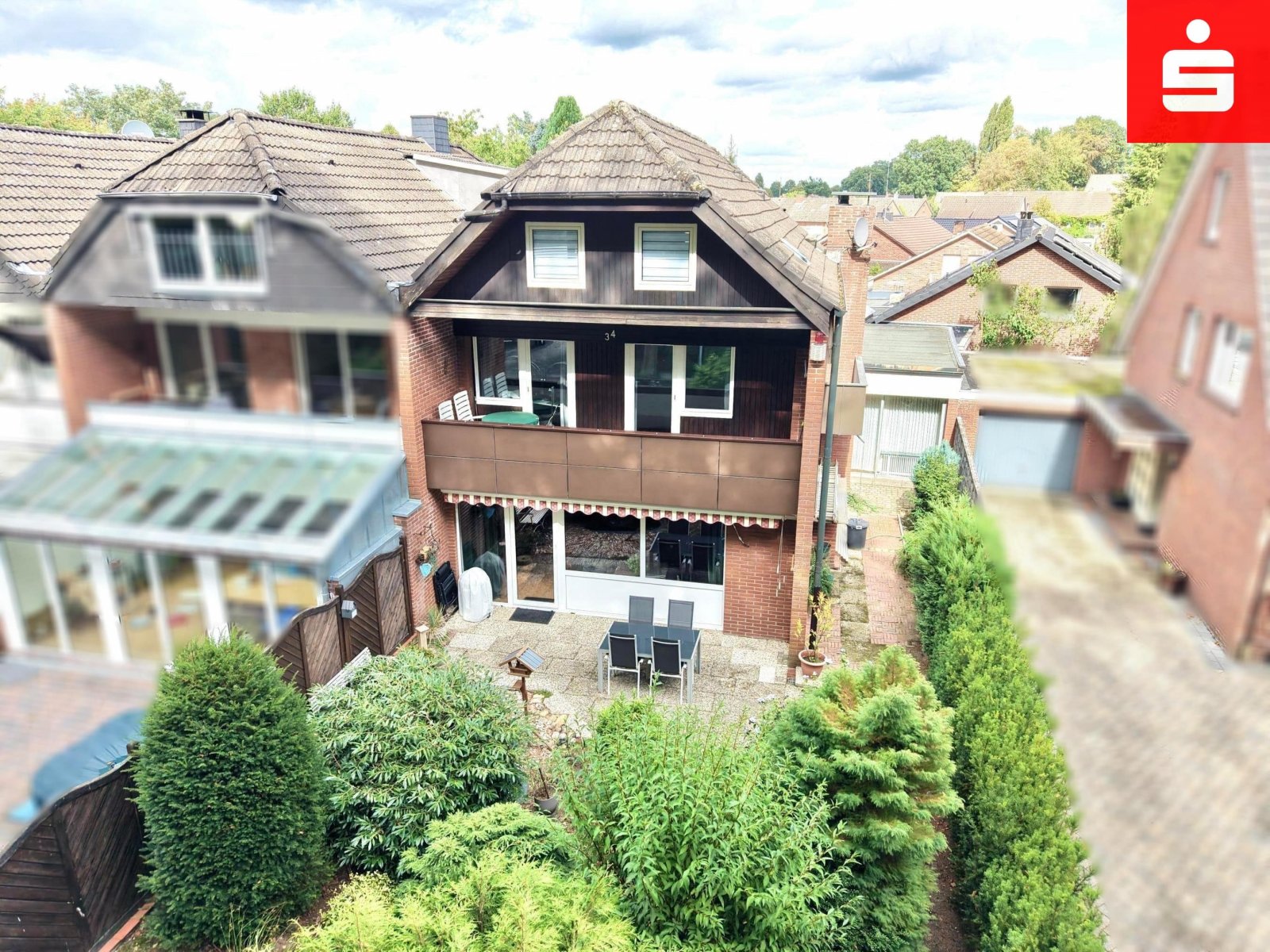 Nordhorn: Charmantes Reihenendhaus mit großzügigem Wohnangebot in Nordhorn - Bookholt 