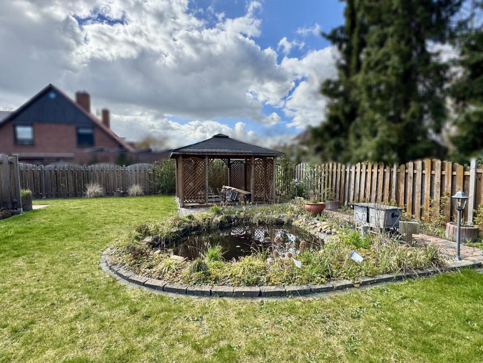 Garten seitlich Garten seitlich