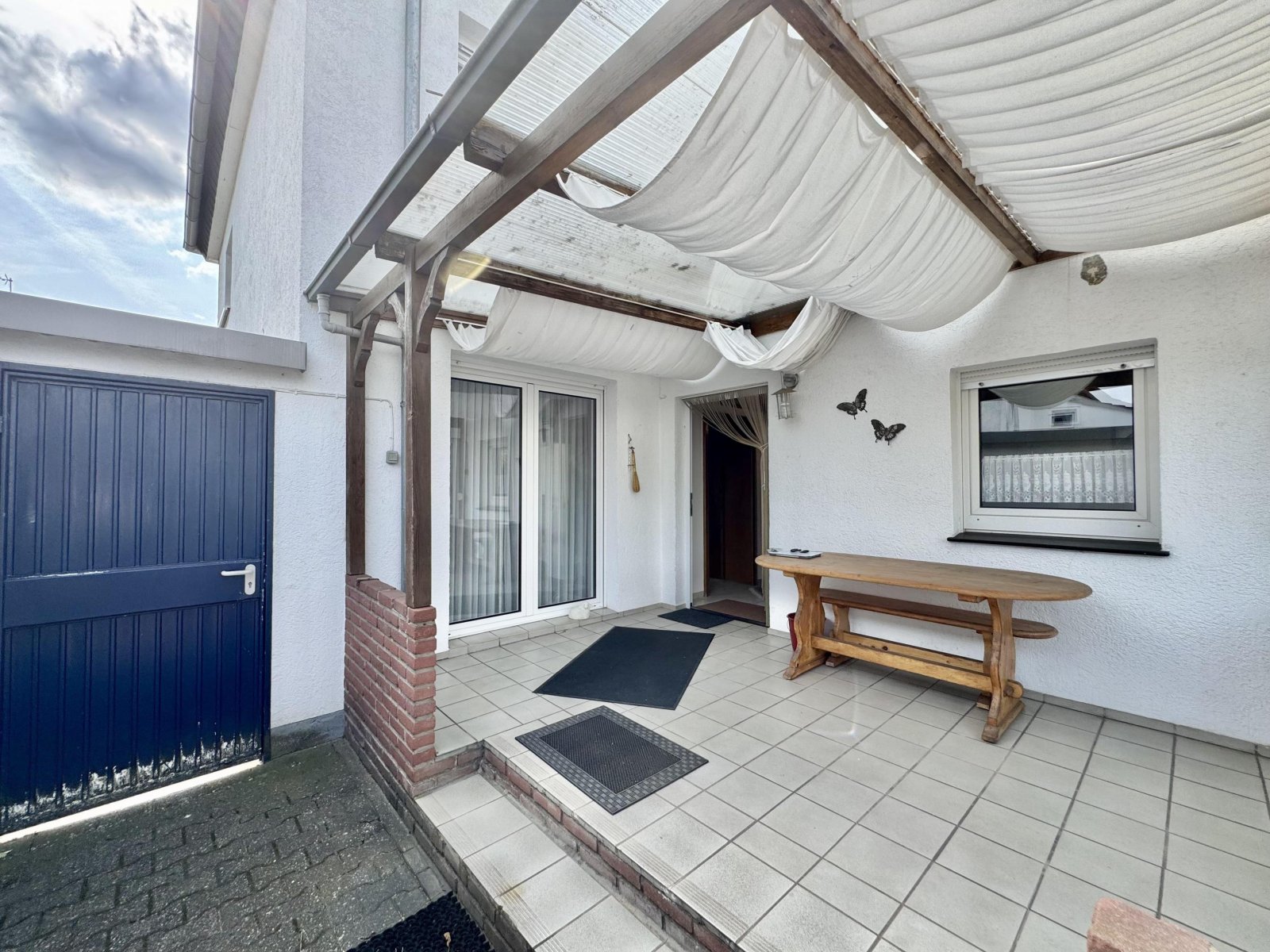 überdachte Terrasse überdachte Terrasse