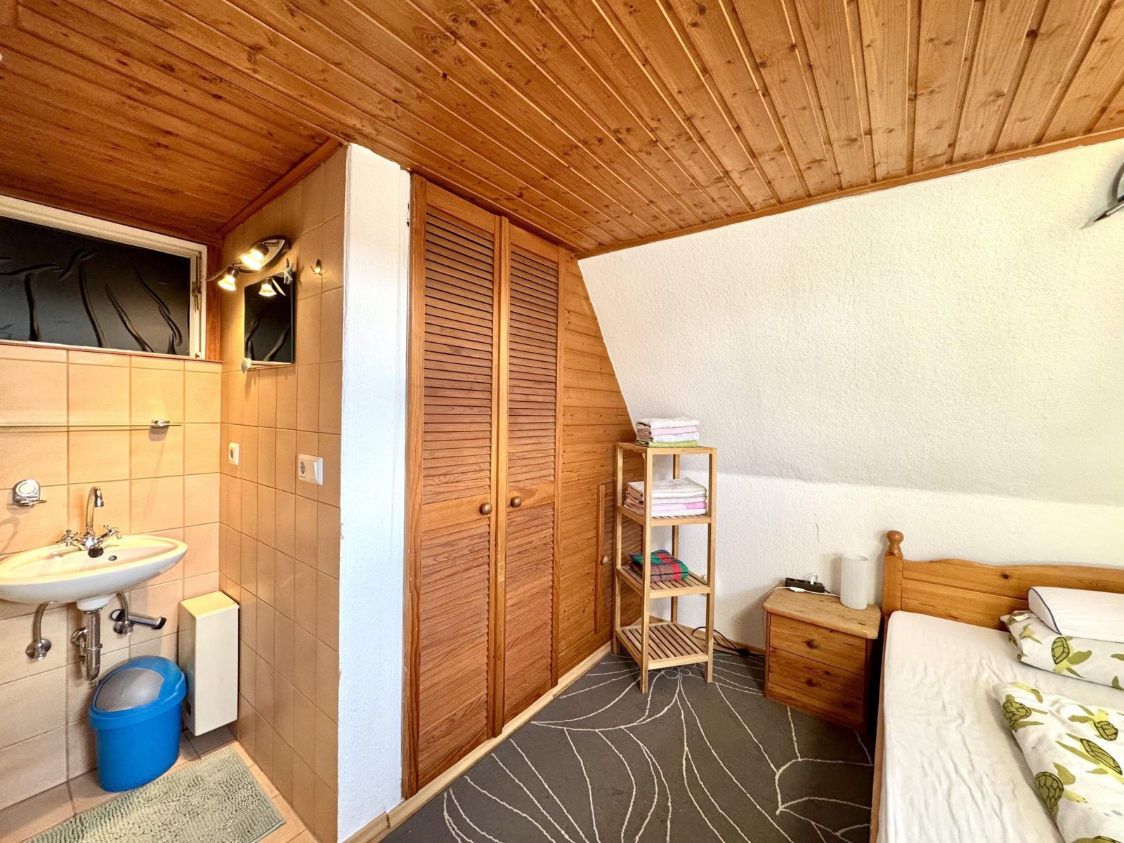 Schlafzimmer/Bad, DG Schlafzimmer/Bad, DG