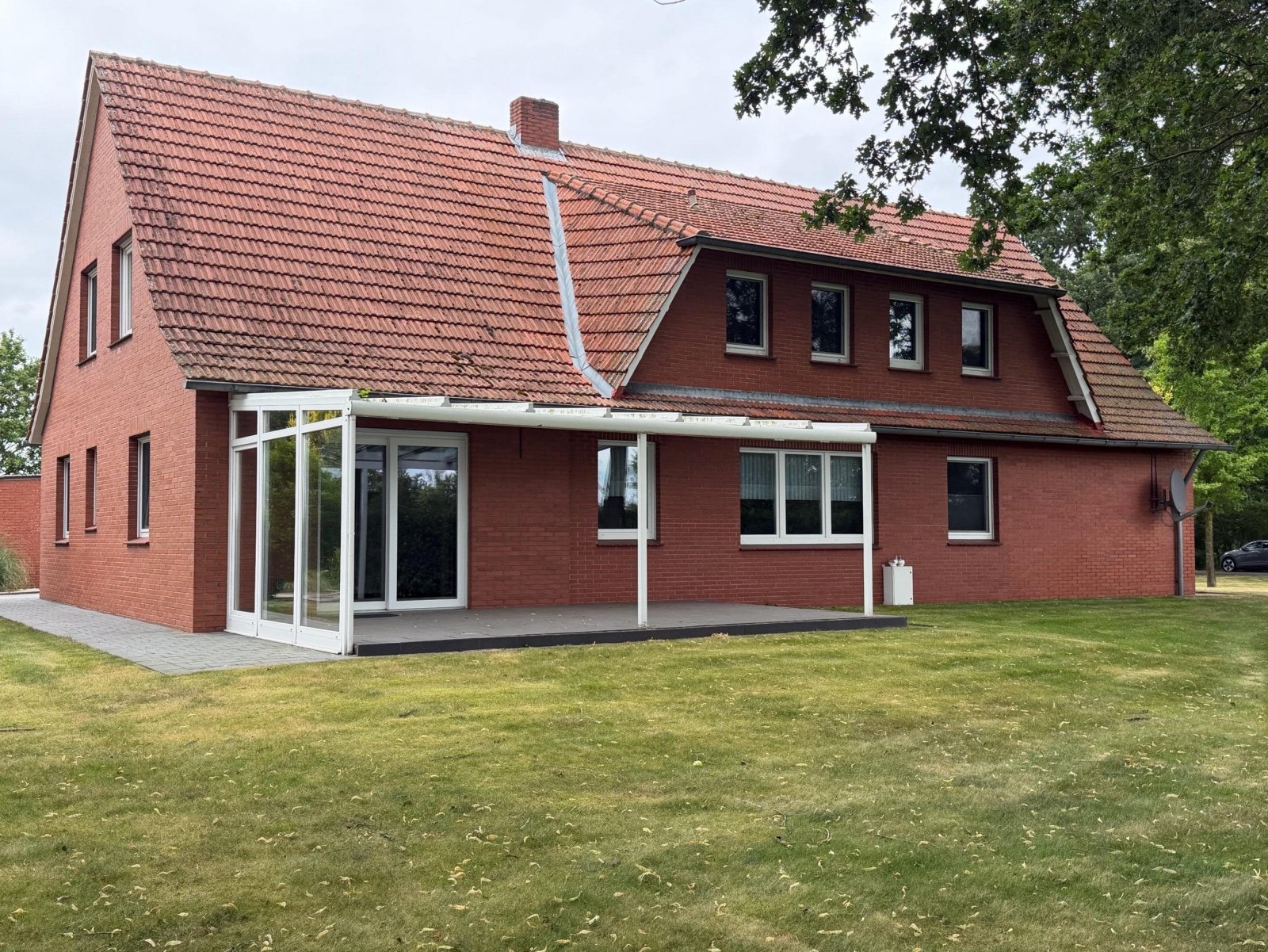 Rückwärtige Ansicht Rückwärtige Ansicht