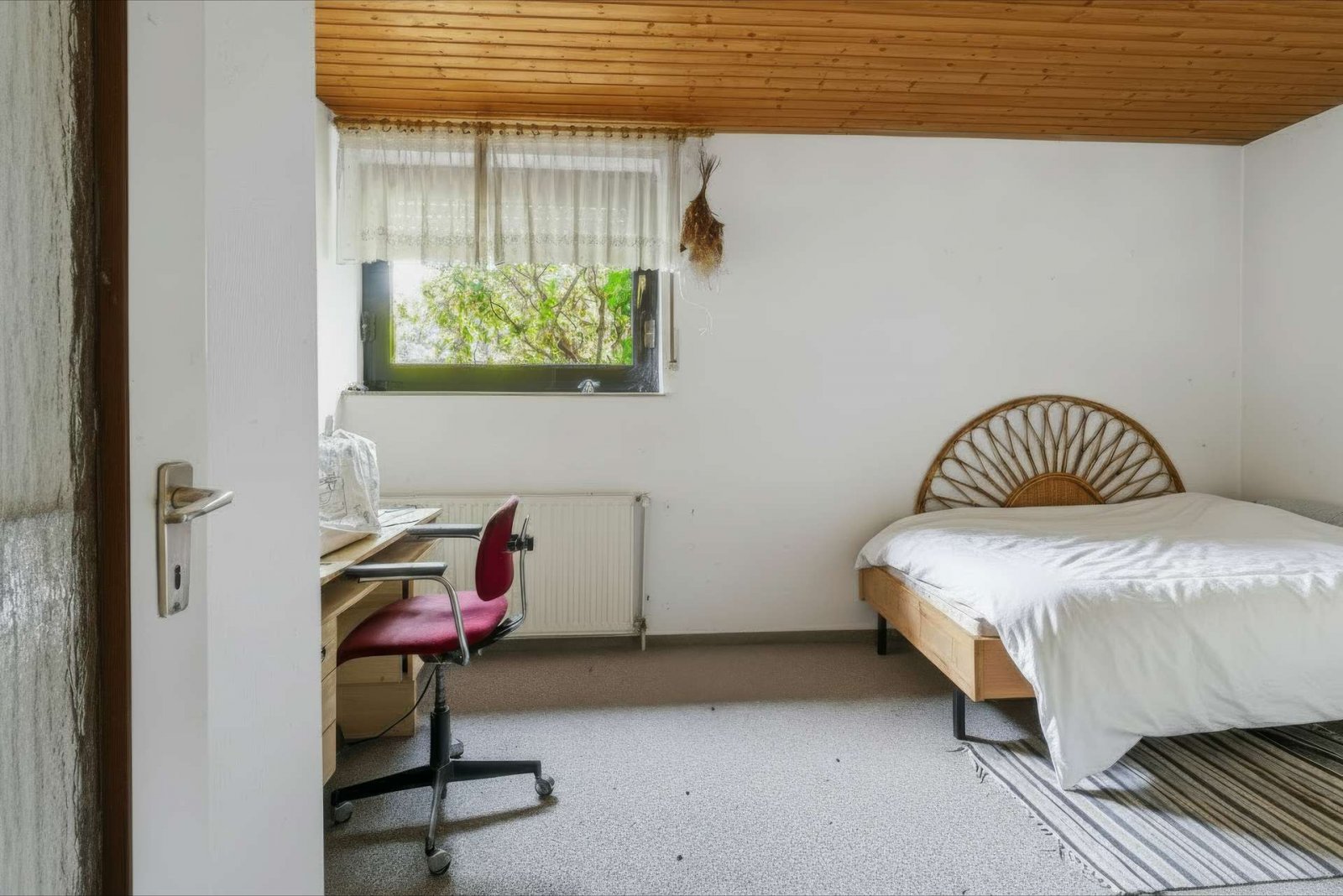 Gästezimmer im Untergeschoss Gästezimmer im Untergeschoss