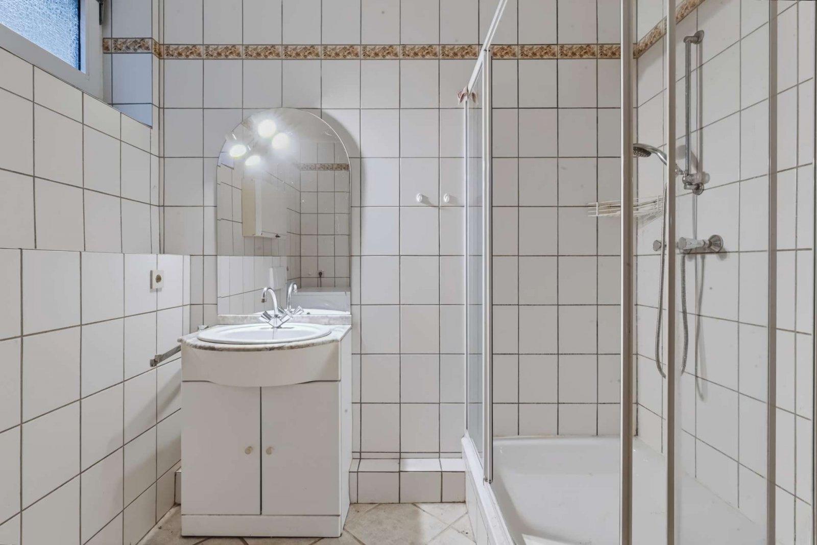 Badezimmer im Untergeschoss Badezimmer im Untergeschoss