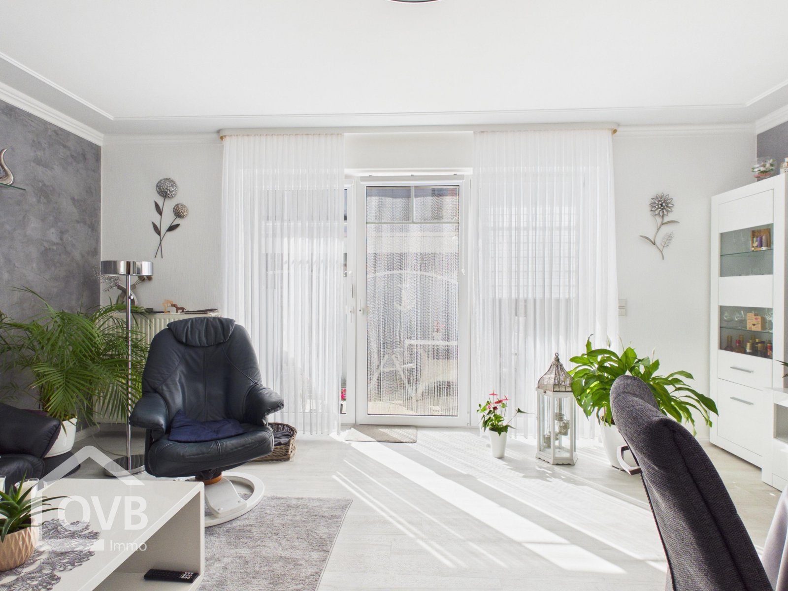 Wohnzimmer mit Terrassenzugang Wohnzimmer mit Terrassenzugang