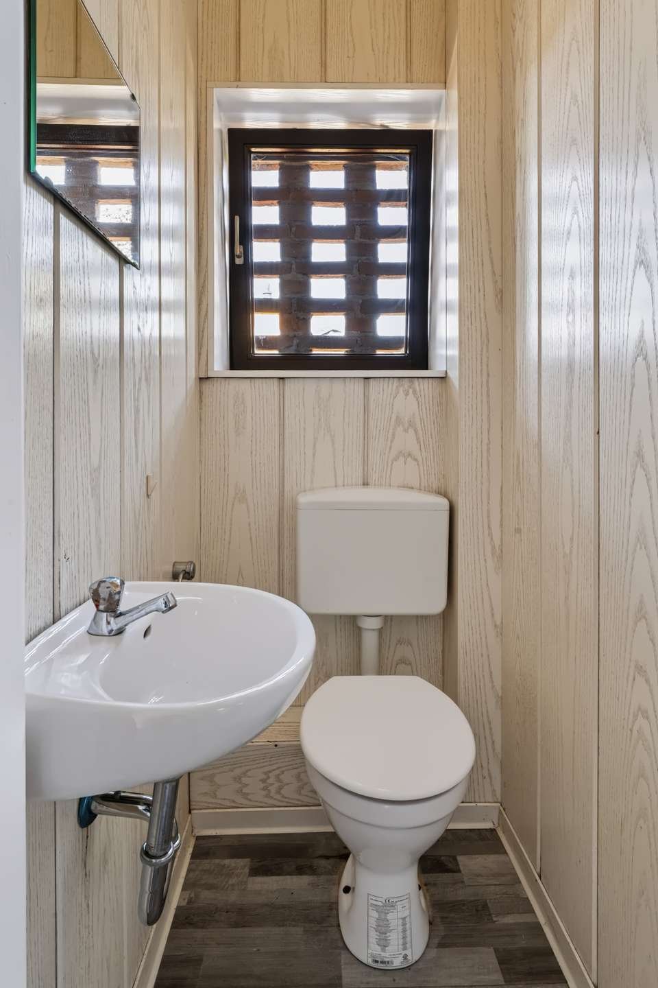 WC WC
