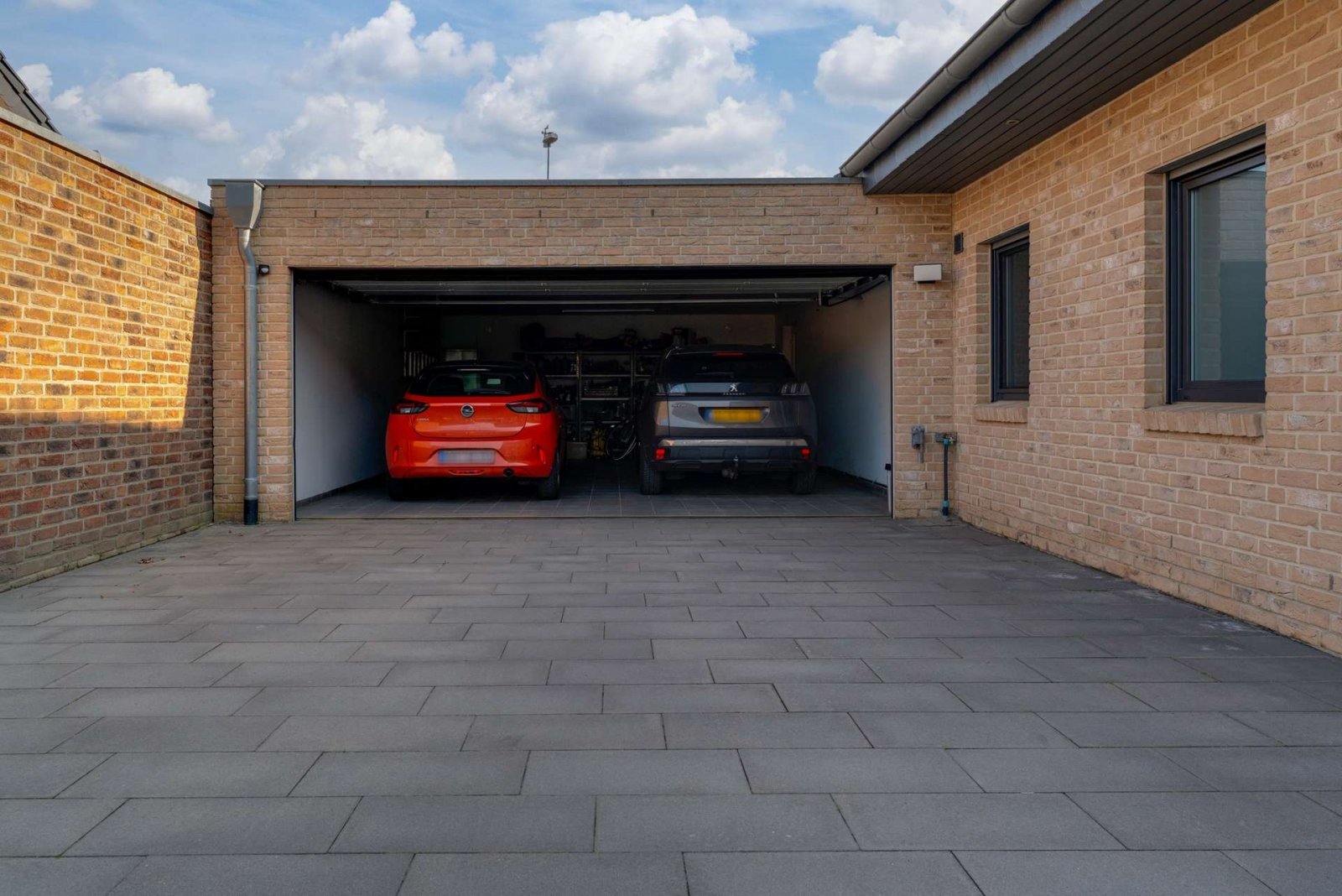 Garage Garage