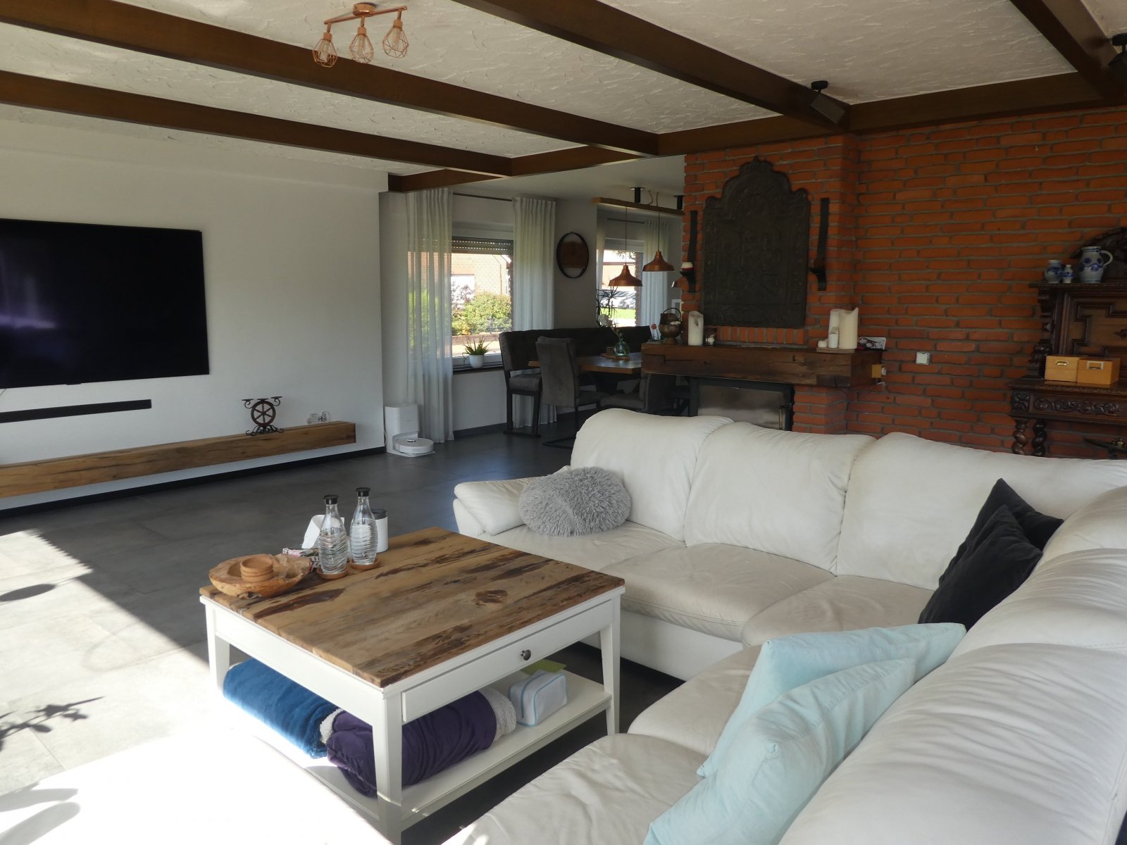 Wohn-Esszimmer/Küche Wohn-Esszimmer/Küche