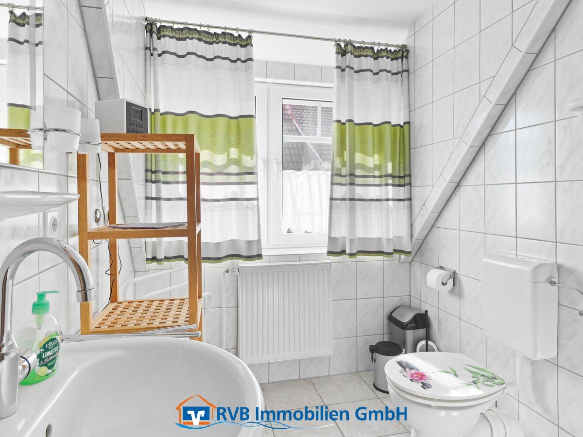 hübsches Bad mit Dusche