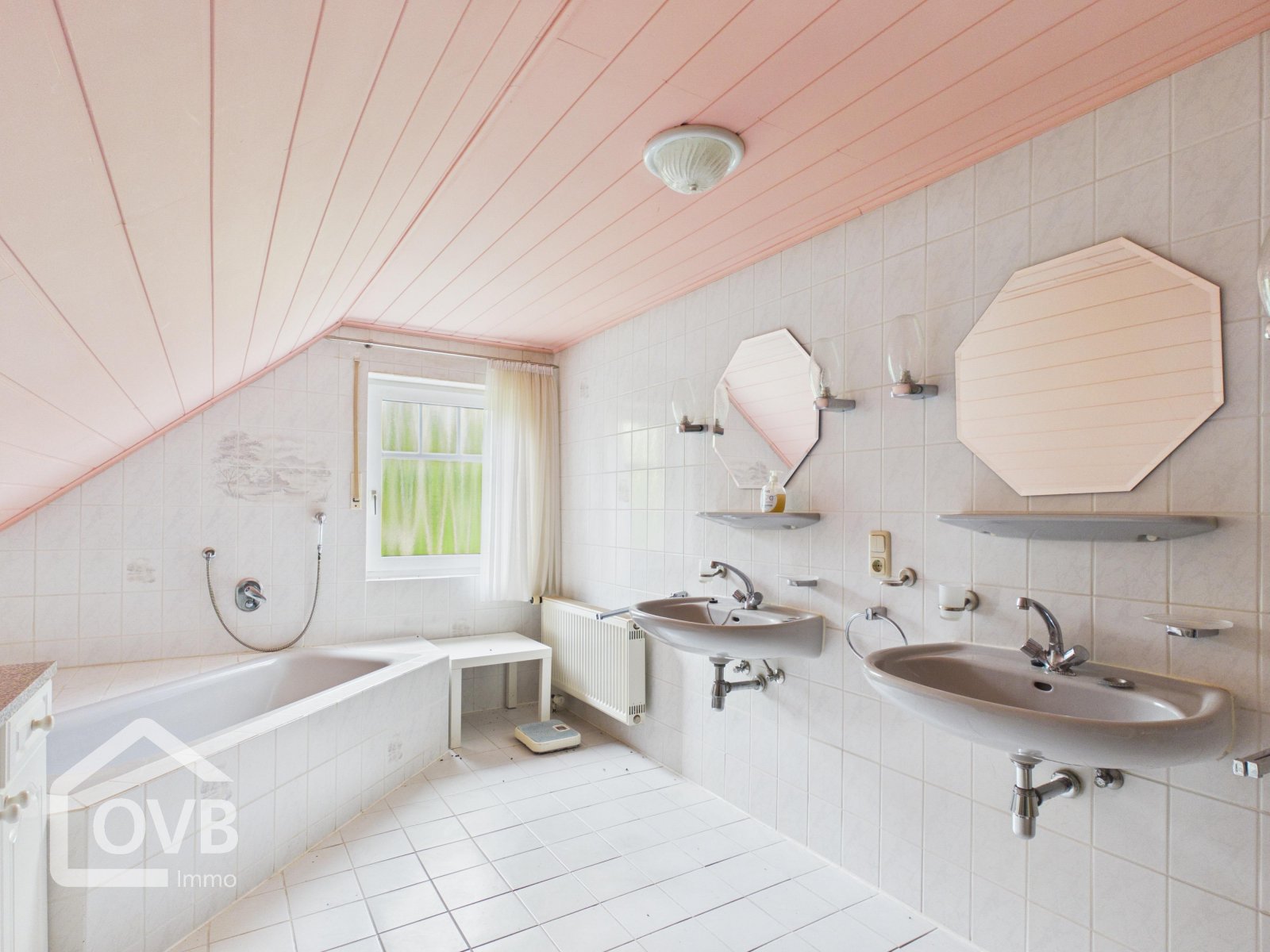 Badezimmer Hinterhaus ( Wohnung 2) Badezimmer Hinterhaus ( Wohnung 2)