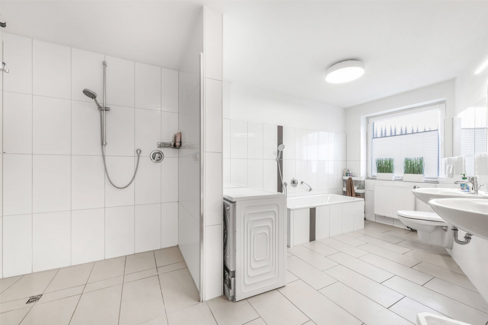 Wohnung 1 - Tageslichtbad Wohnung 1 - Tageslichtbad