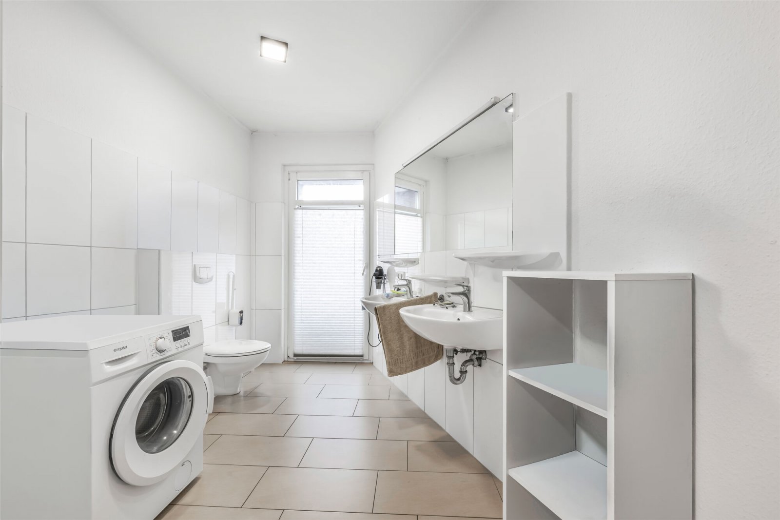 Wohnung 2 - Tageslichtbad Wohnung 2 - Tageslichtbad