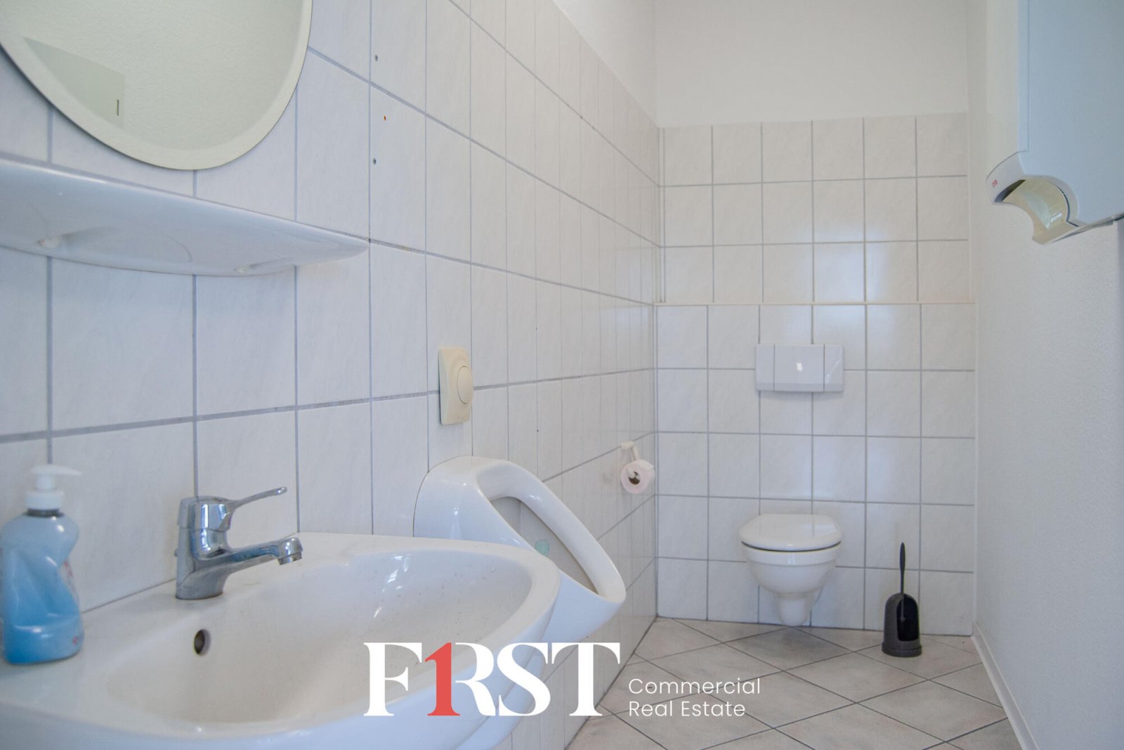 Büro-D2-Toiletten-01 Büro-D2-Toiletten-01