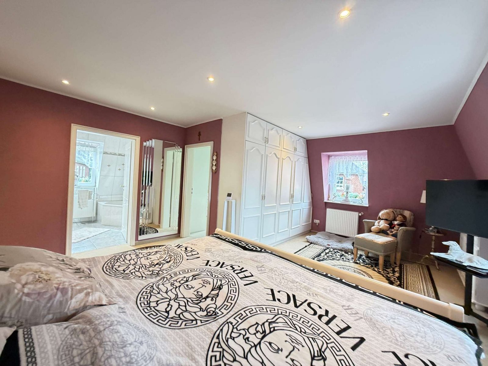 Schlafzimmer mit Bad En Suite