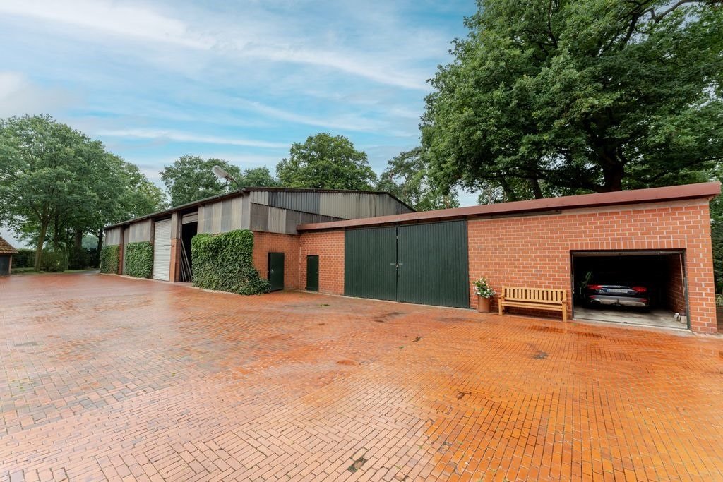 Werkstatt mit Garage Werkstatt mit Garage