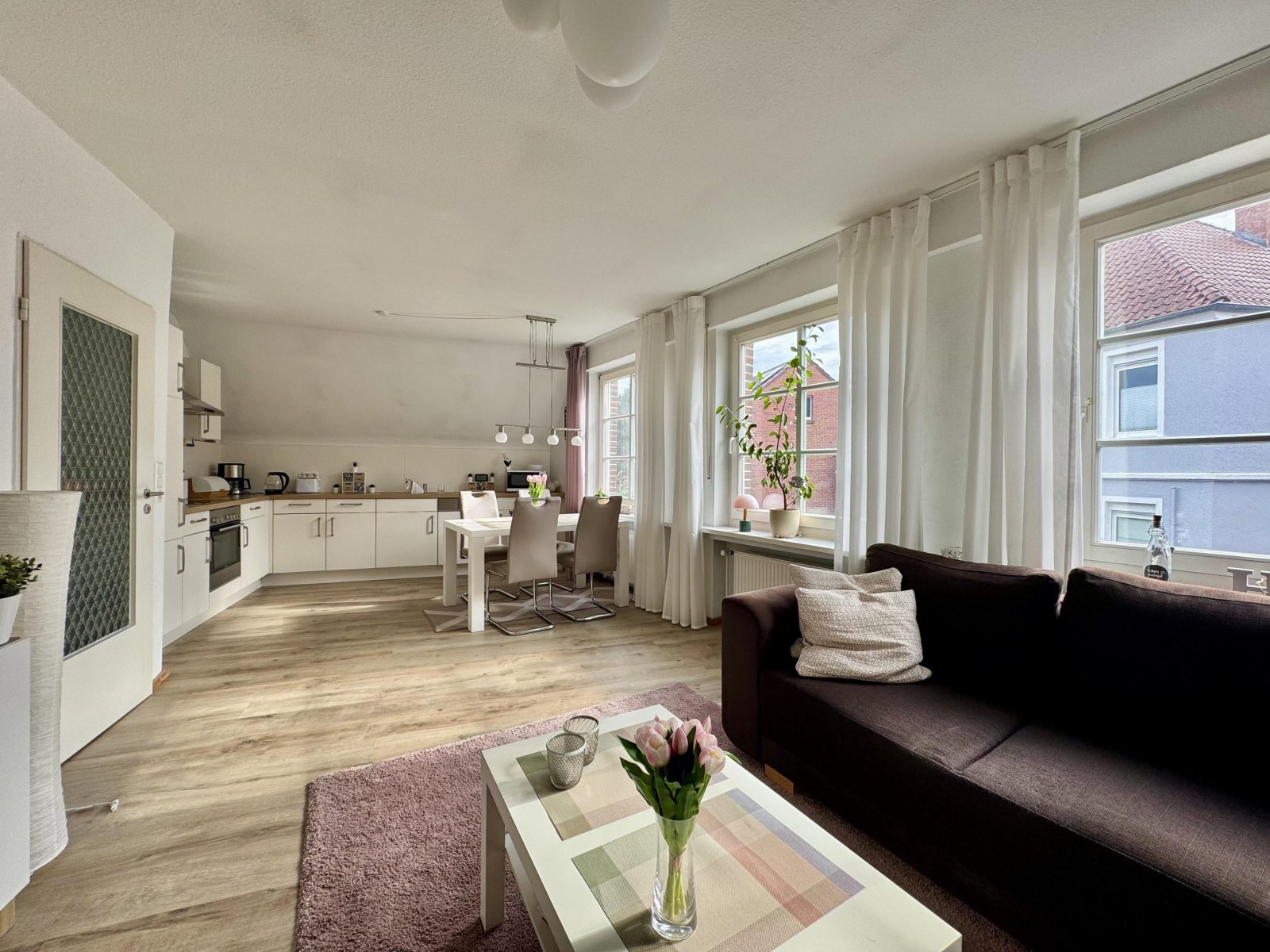 Wohn-Esszimmer DG Wohn-Esszimmer DG
