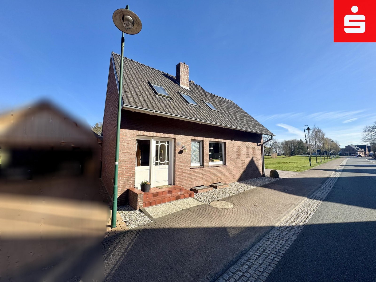 Lage: Gepflegtes Einfamilienhaus mit Garten und Entwicklungspotenzial Lage: Gepflegtes Einfamilienhaus mit Garten und Entwicklungspotenzial