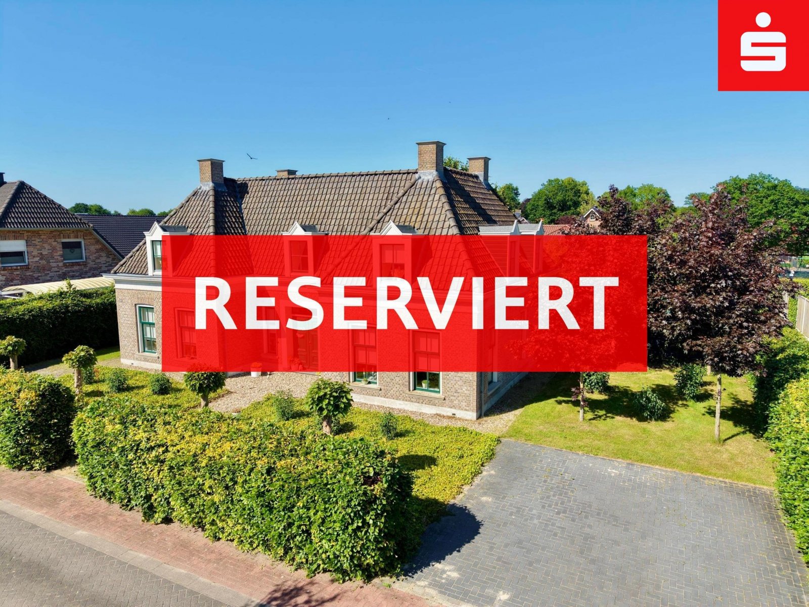 Neuenhaus: Stilvolles Einfamilienhaus im holländischen Landhausstil auf großem Grundstück in Neuenhaus 