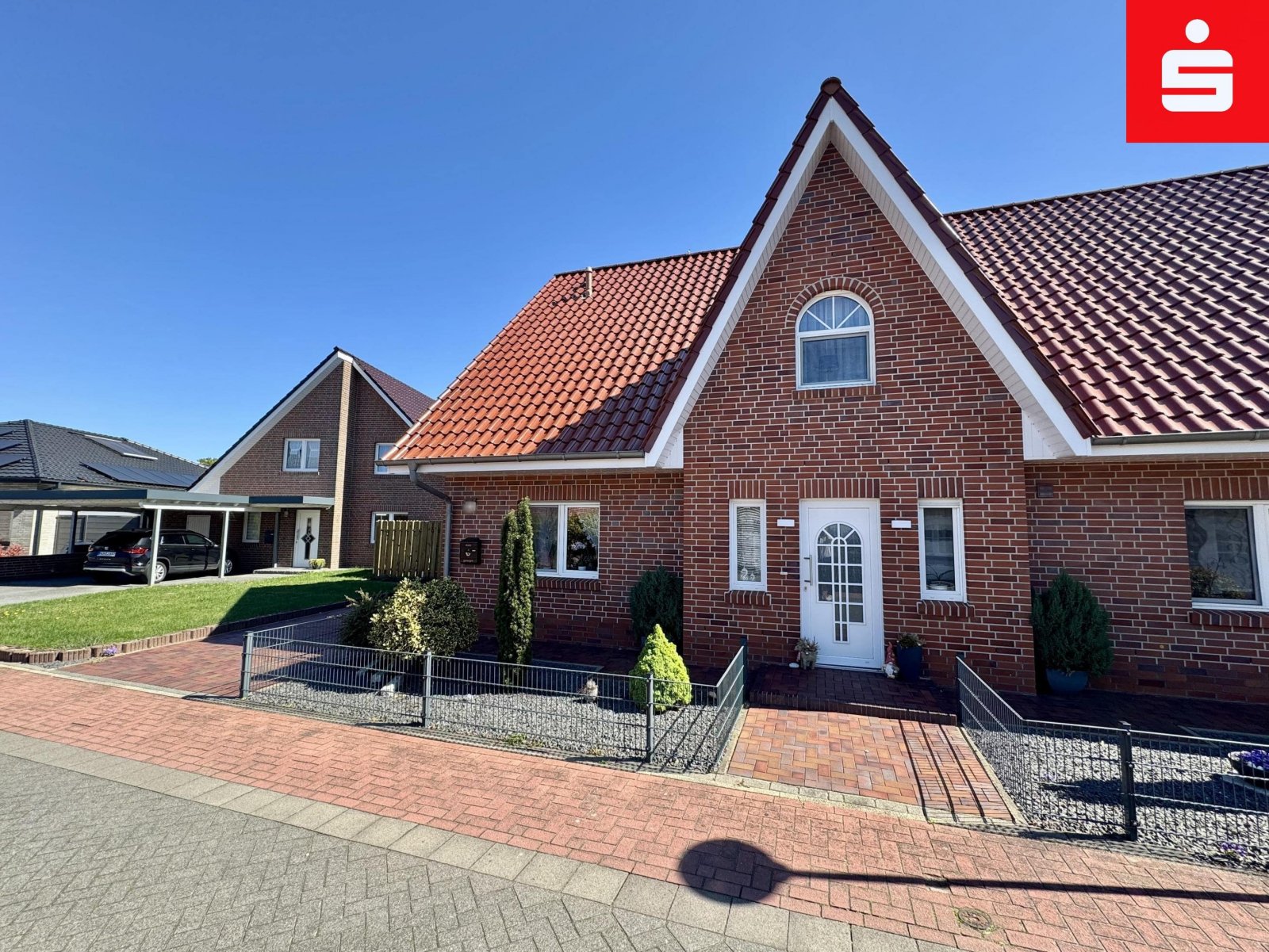 Straßenansicht Straßenansicht
