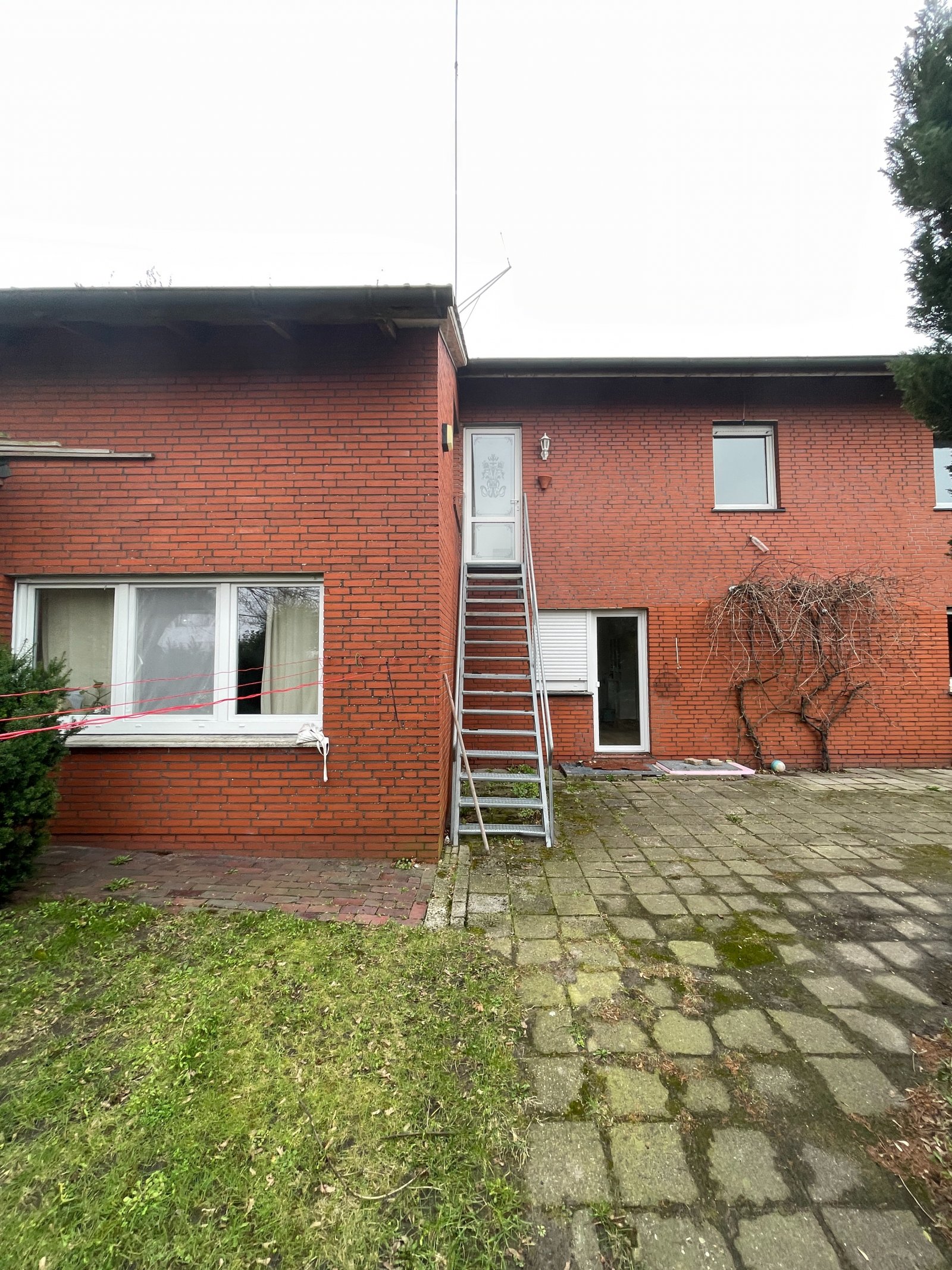 Rückansicht Wohnhaus Rückansicht Wohnhaus