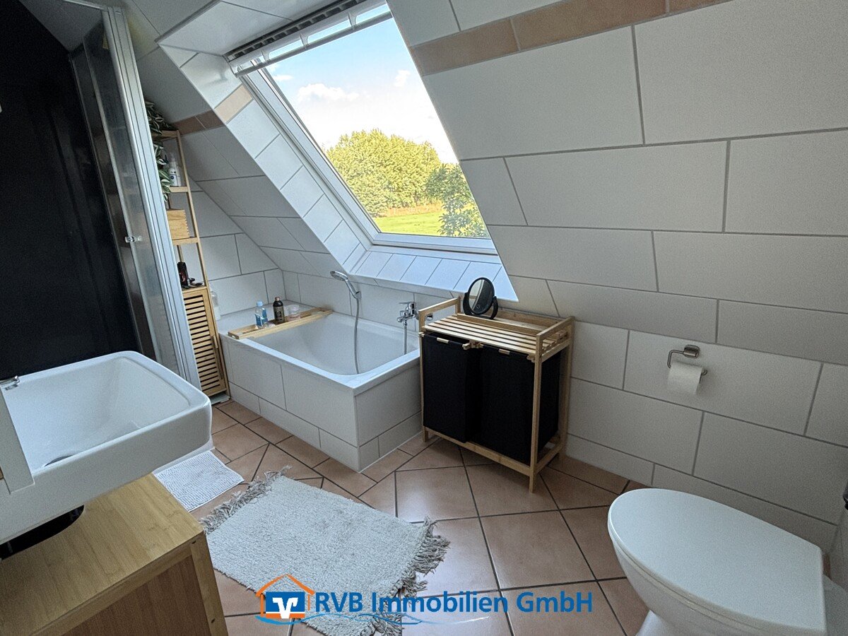 Vollbad im Dachgeschoss Vollbad im Dachgeschoss