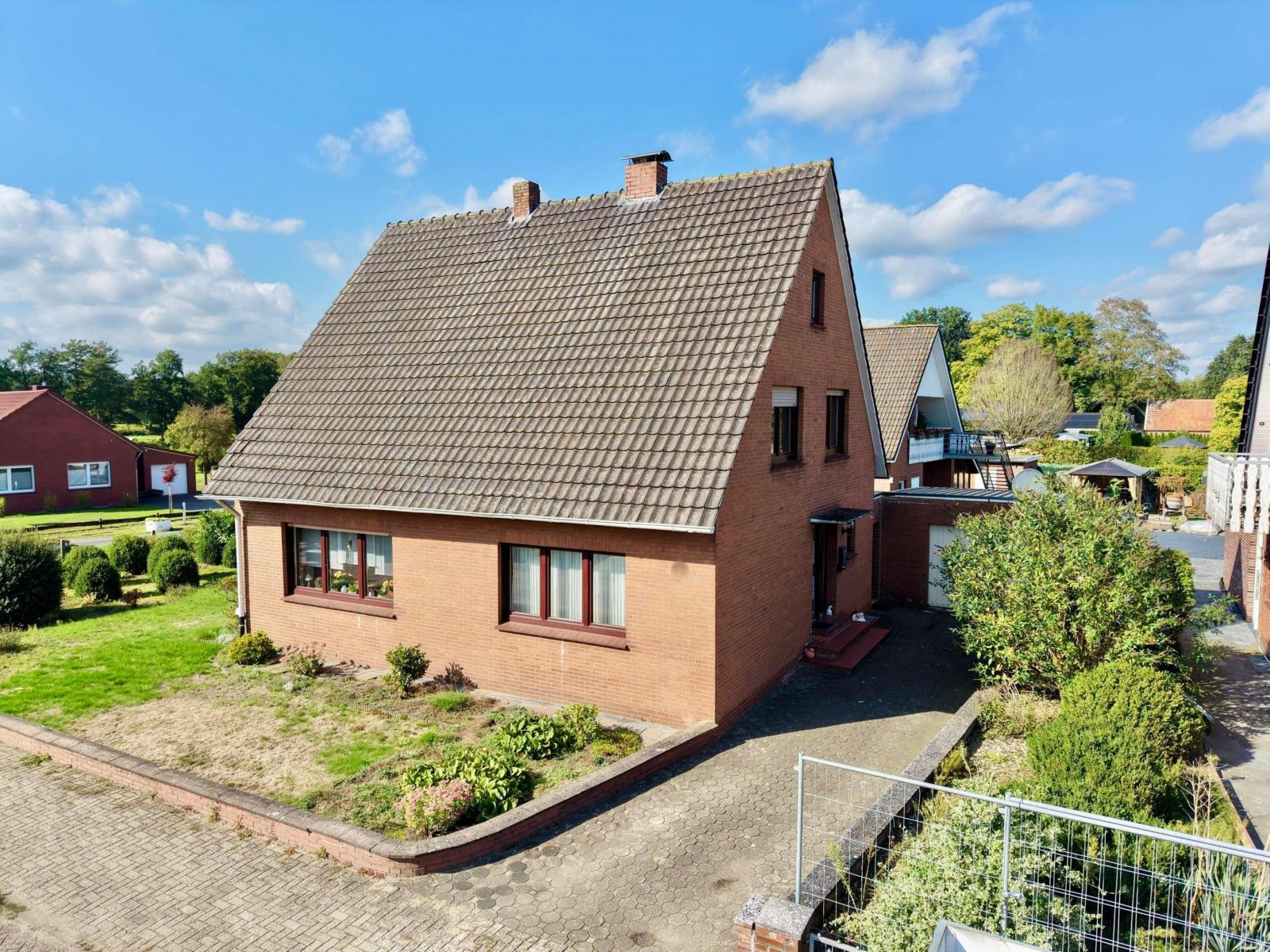 Straßenansicht Straßenansicht