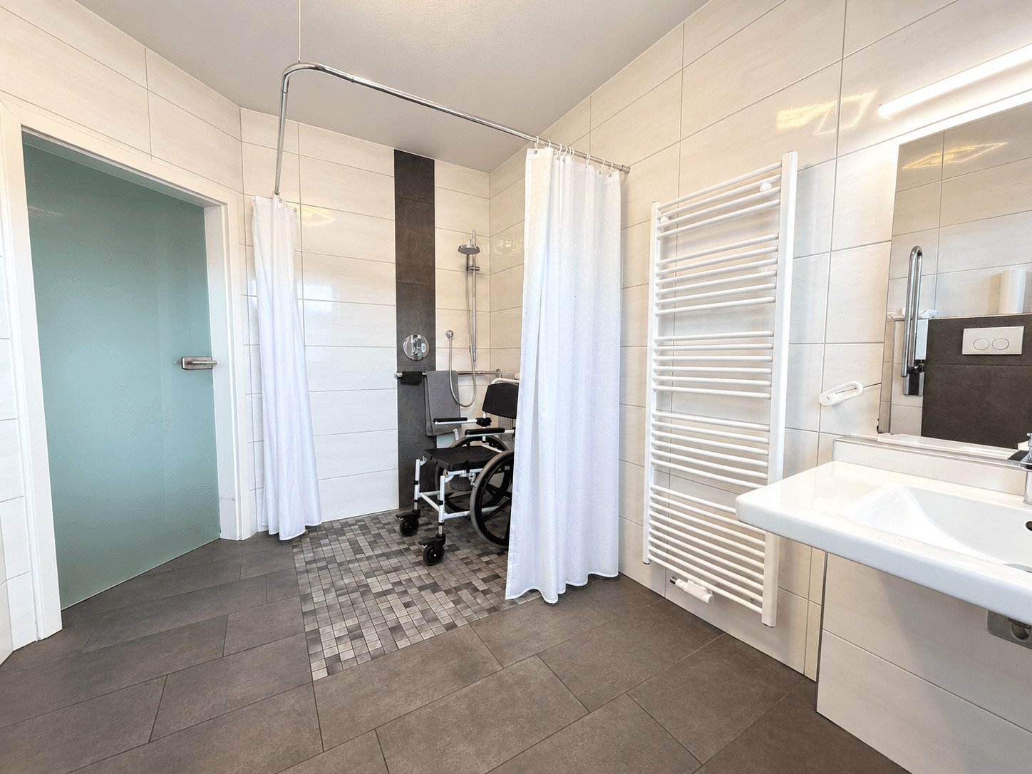 Badezimmer Rollstuhlgerecht Badezimmer Rollstuhlgerecht