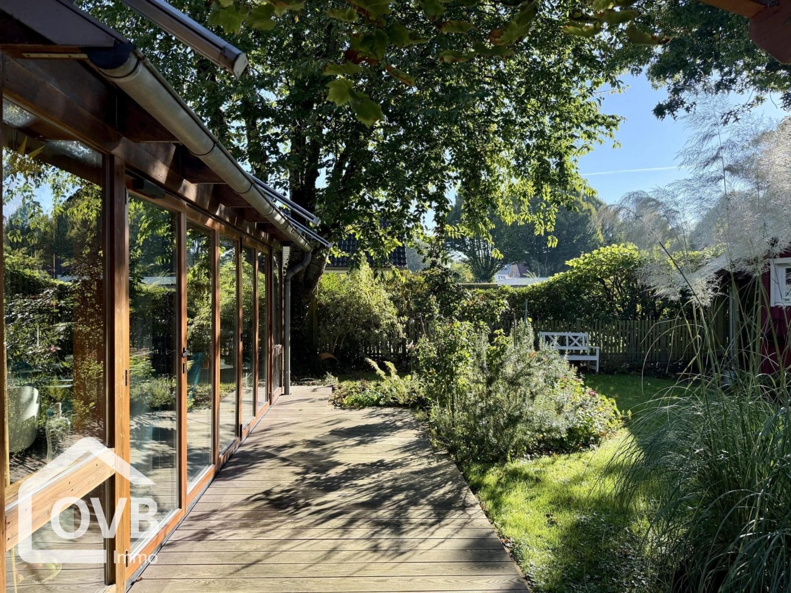 Garten / Teilterrasse / Wintergarten
