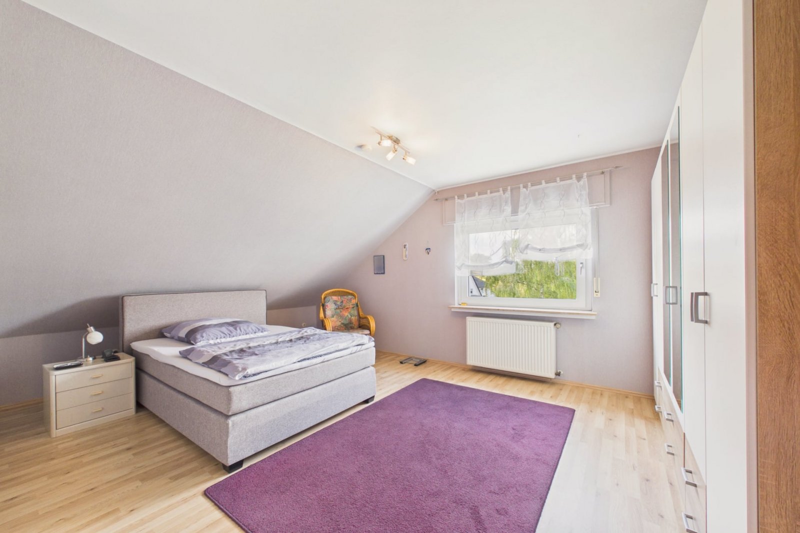 Schlafzimmer mit Dachschräge Schlafzimmer mit Dachschräge