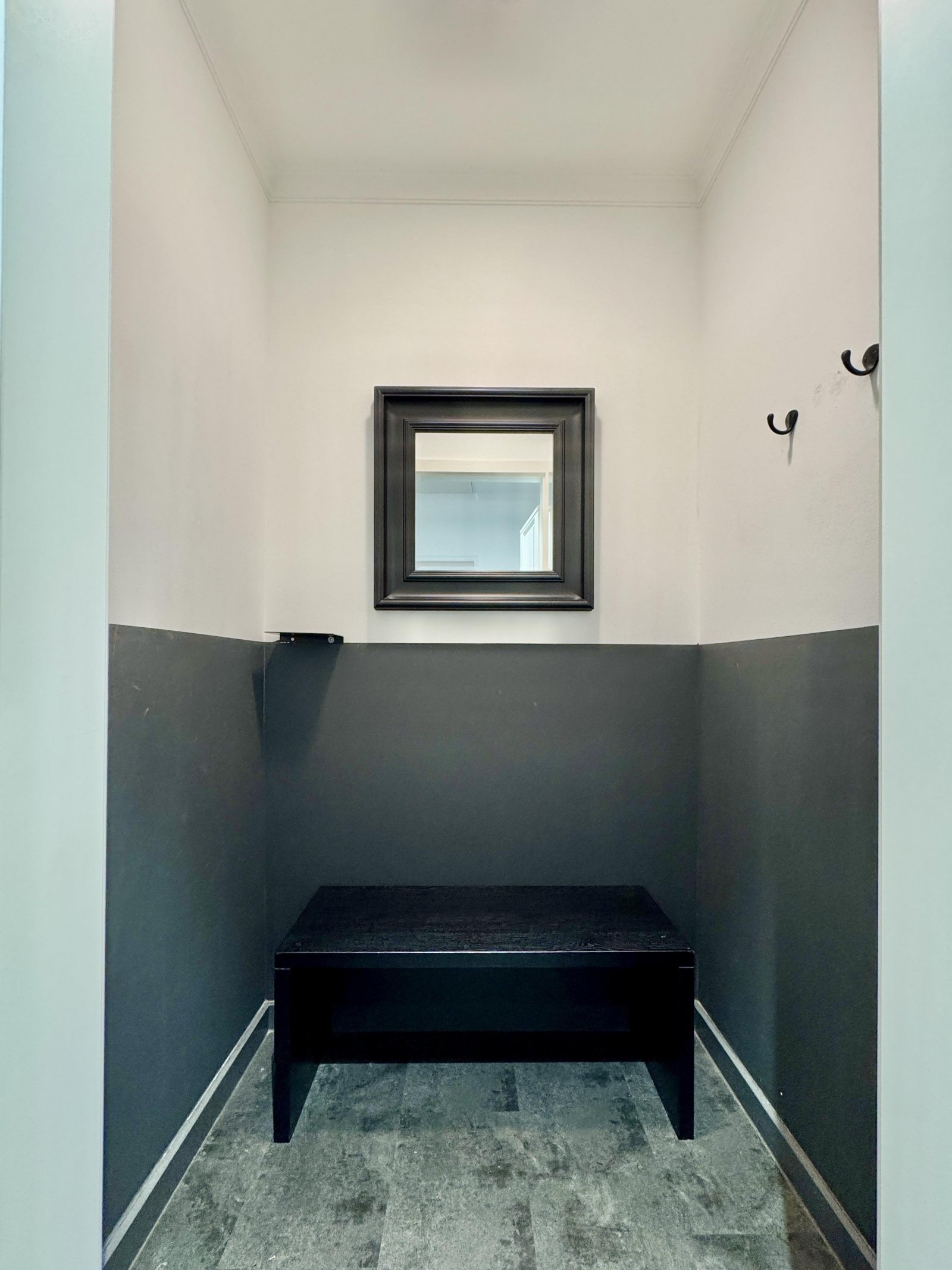 Textil-Einzelhandel Garderobe/Umkleide Textil-Einzelhandel Garderobe/Umkleide
