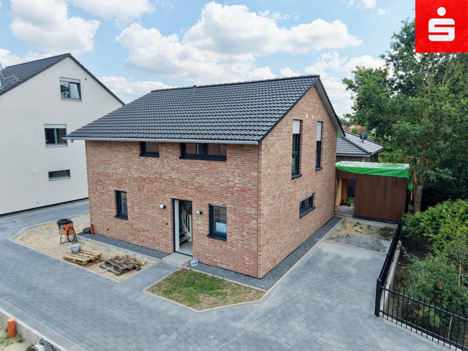 Neuenhaus: Neubau-Einfamilienhaus in ruhiger Ortsrandlage von Neuenhaus
Modern wohnen – energieeffizient leben Neuenhaus: Neubau-Einfamilienhaus in ruhiger Ortsrandlage von Neuenhaus
Modern wohnen – energieeffizient leben