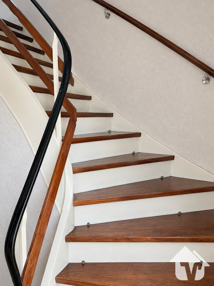 Treppe ins Dachgeschoss Treppe ins Dachgeschoss