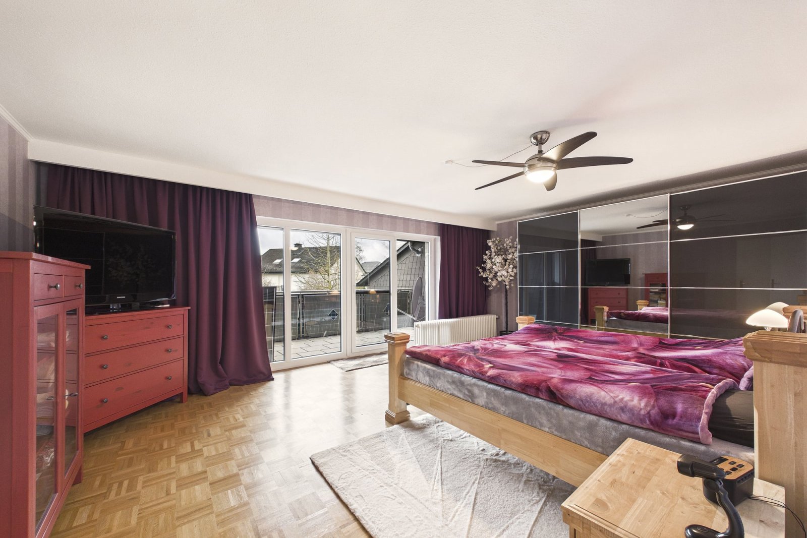 Schlafzimmer mit Zugang zur Terrasse Schlafzimmer mit Zugang zur Terrasse